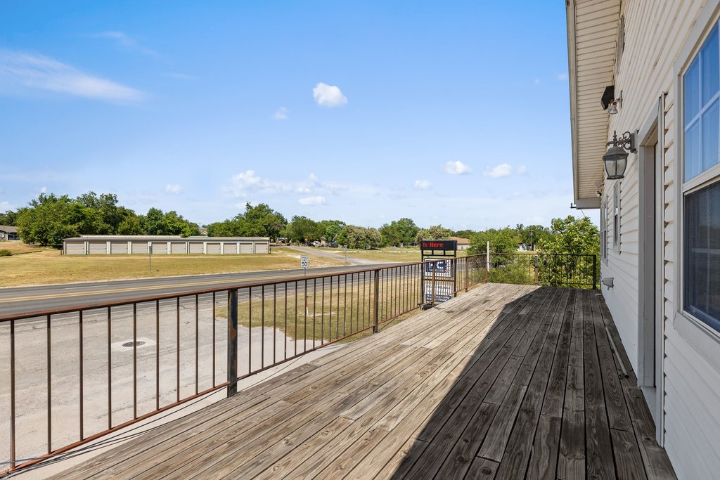 main property photo 33
