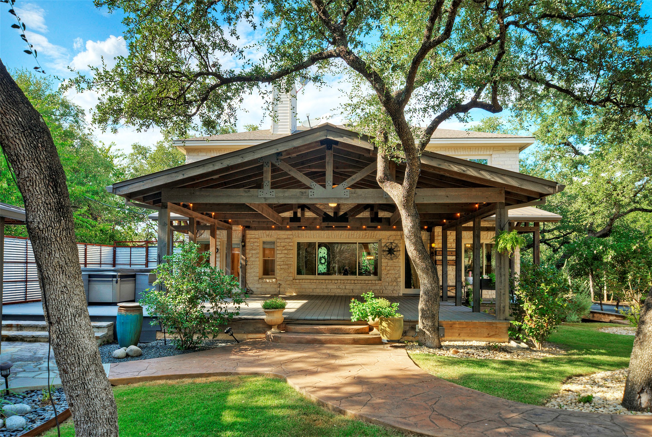 main property photo 32