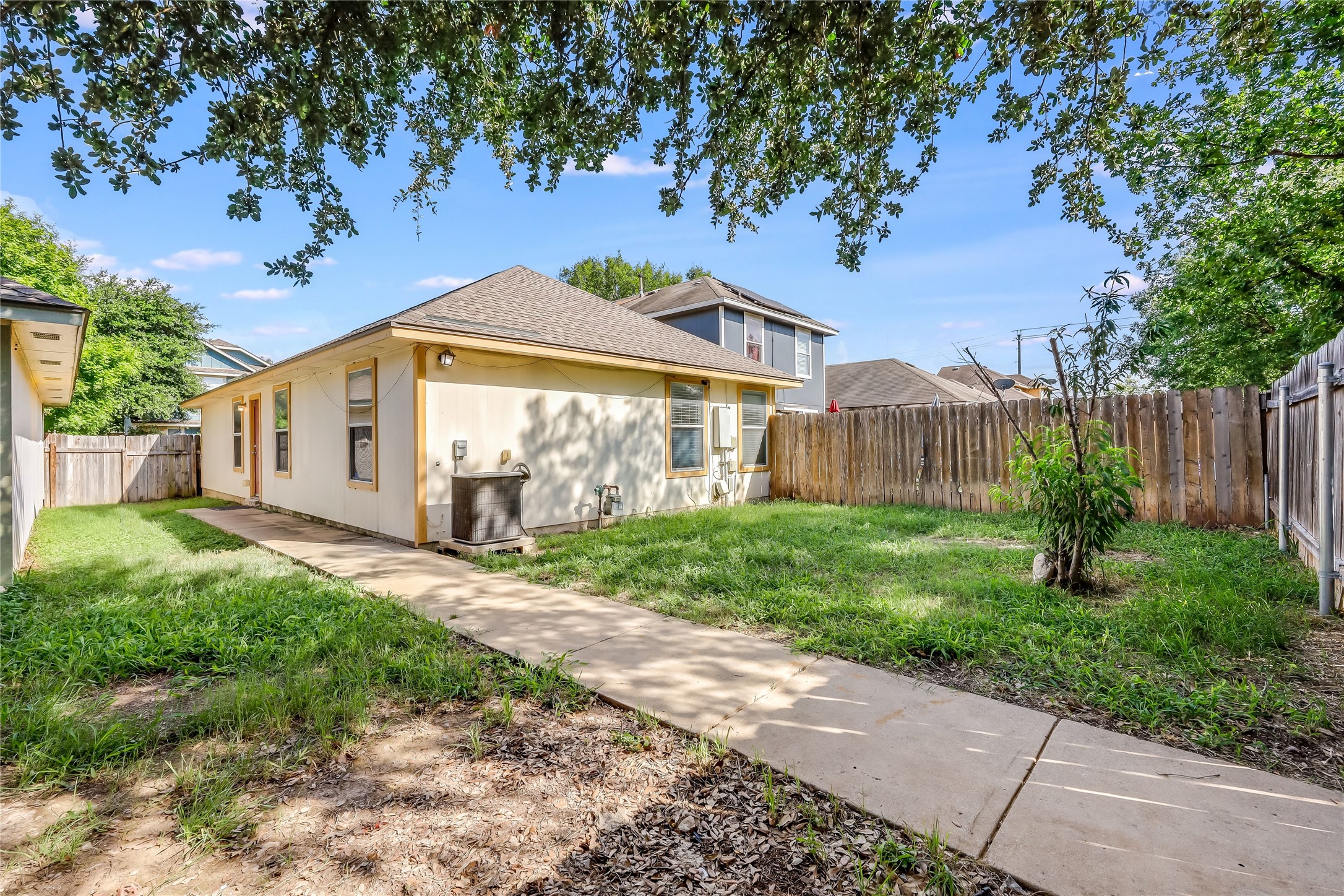 main property photo 23