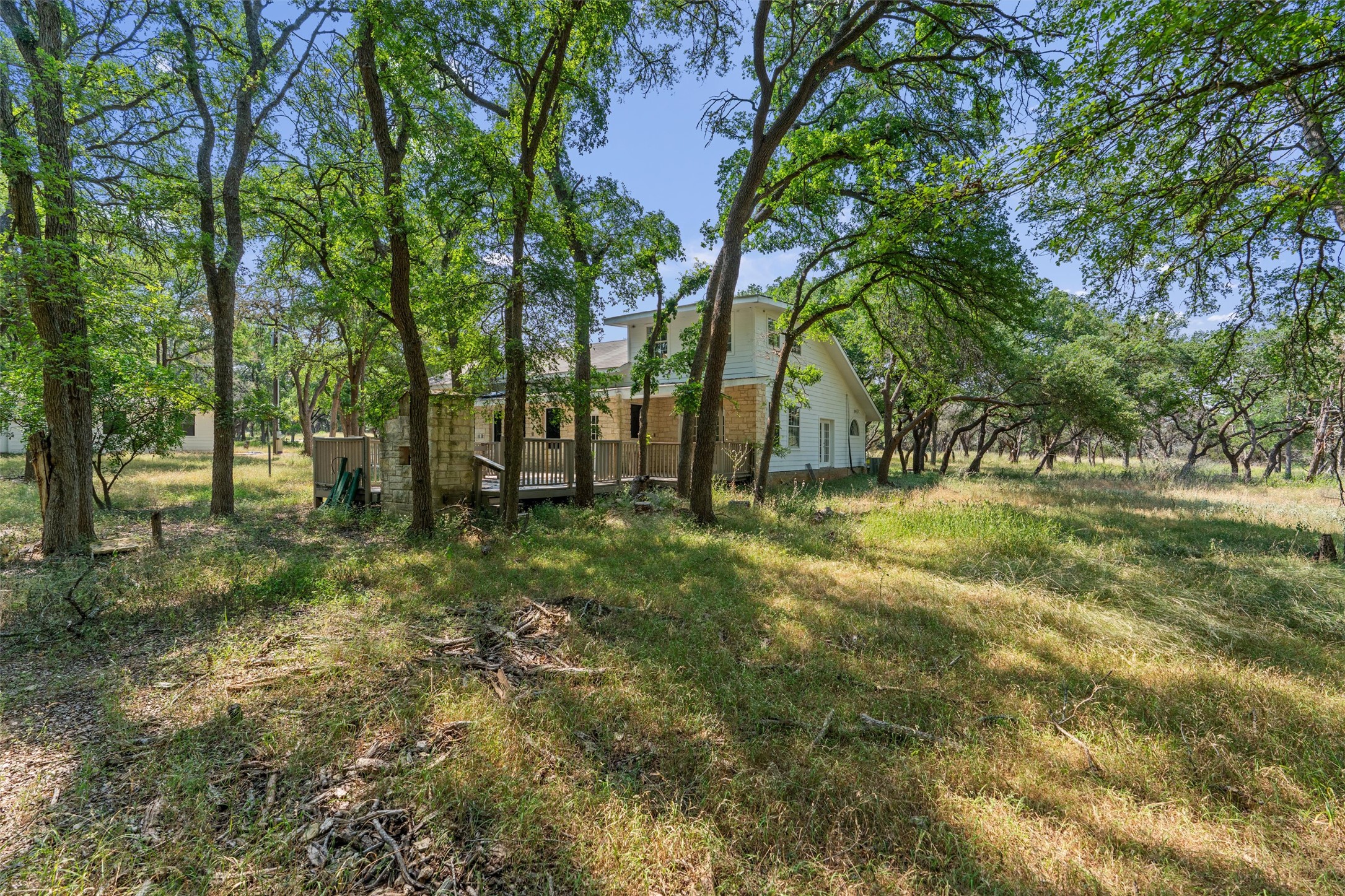 main property photo 28
