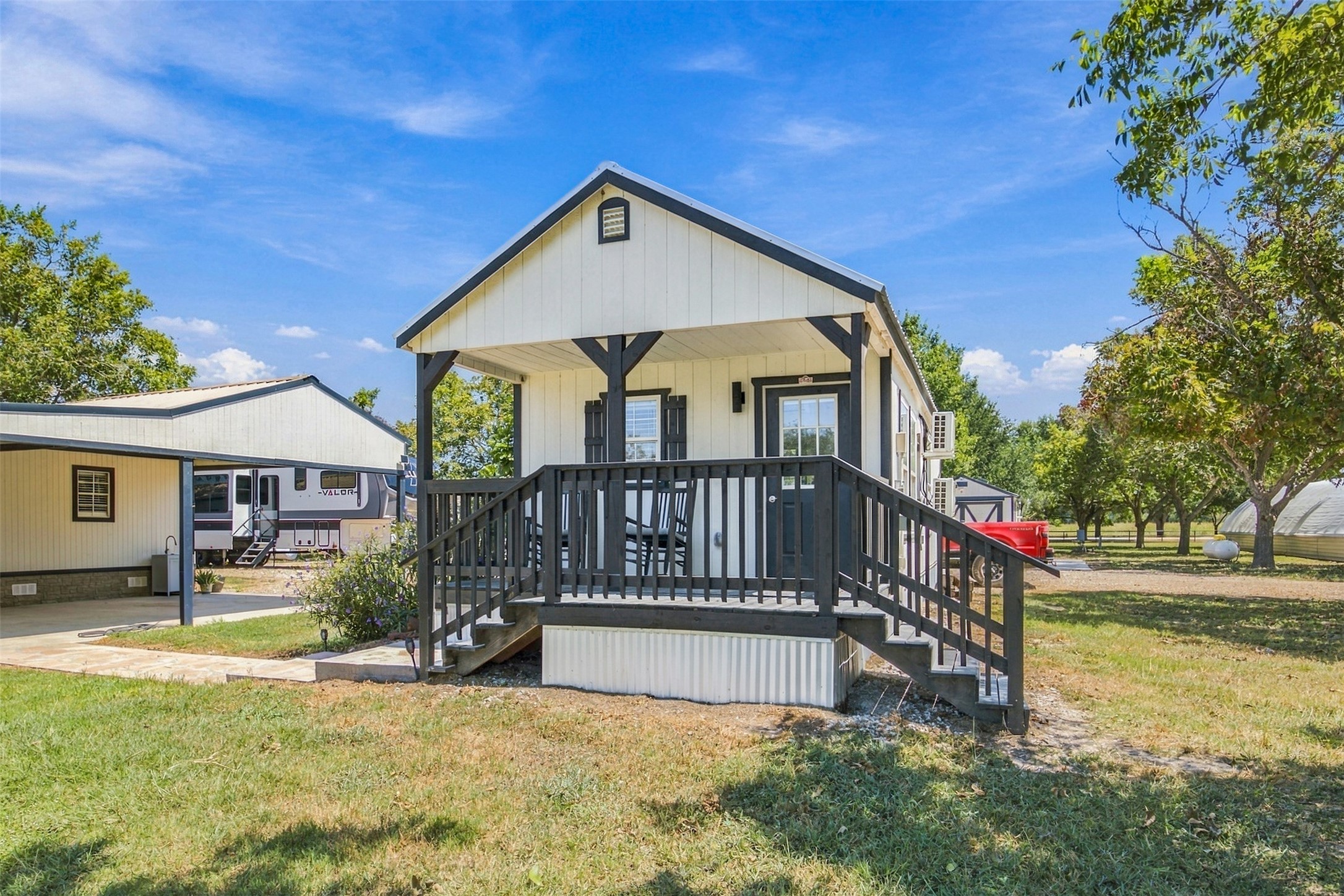 main property photo 14