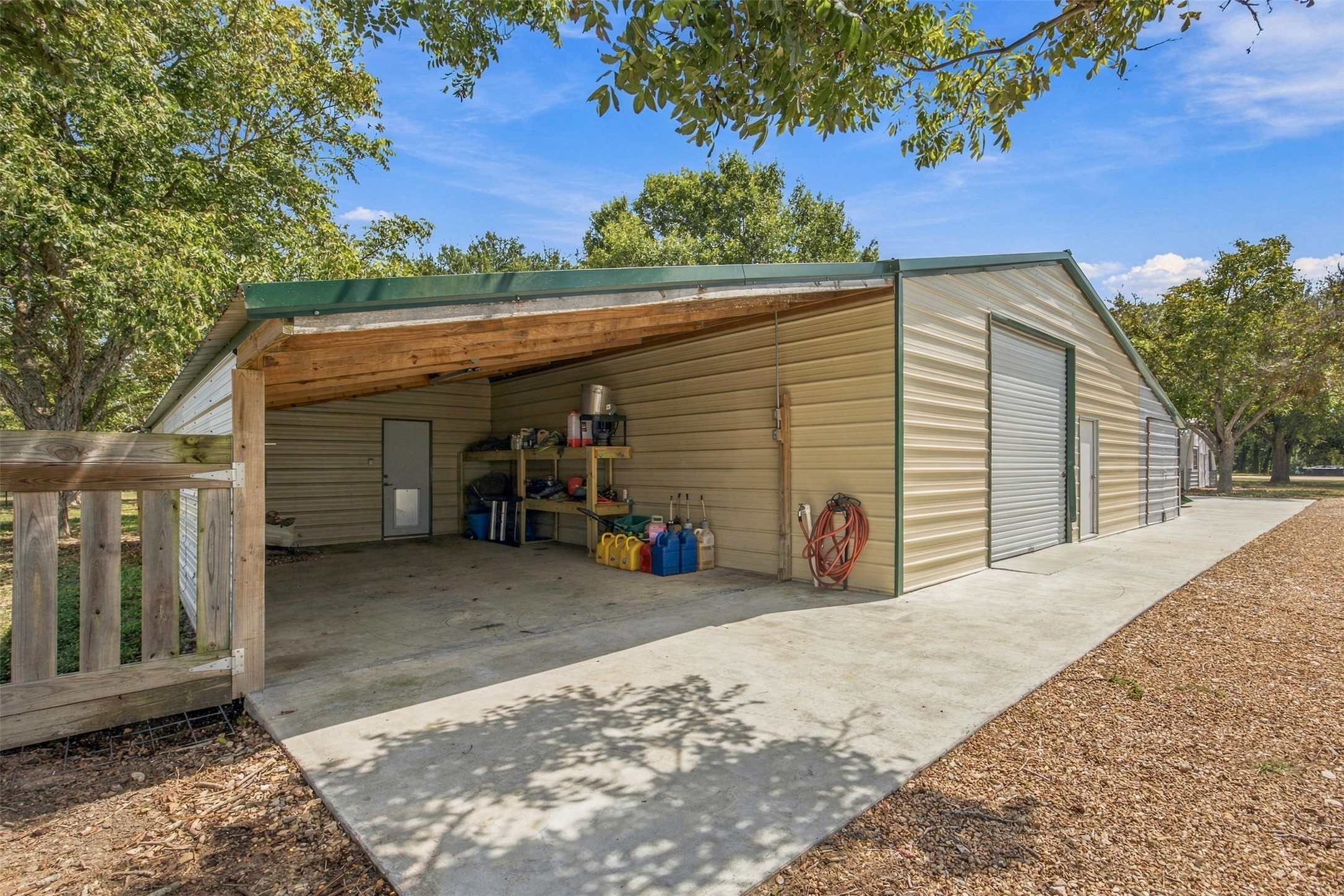 main property photo 33