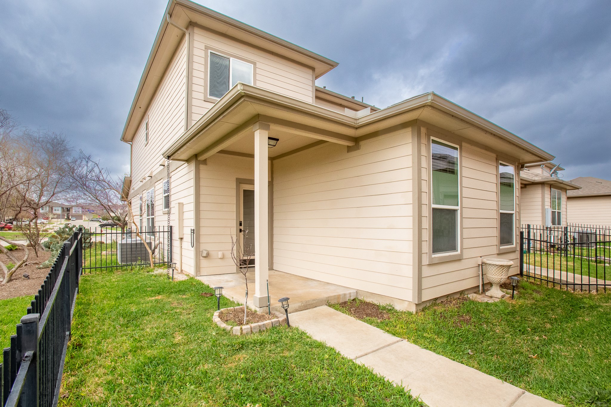main property photo 31
