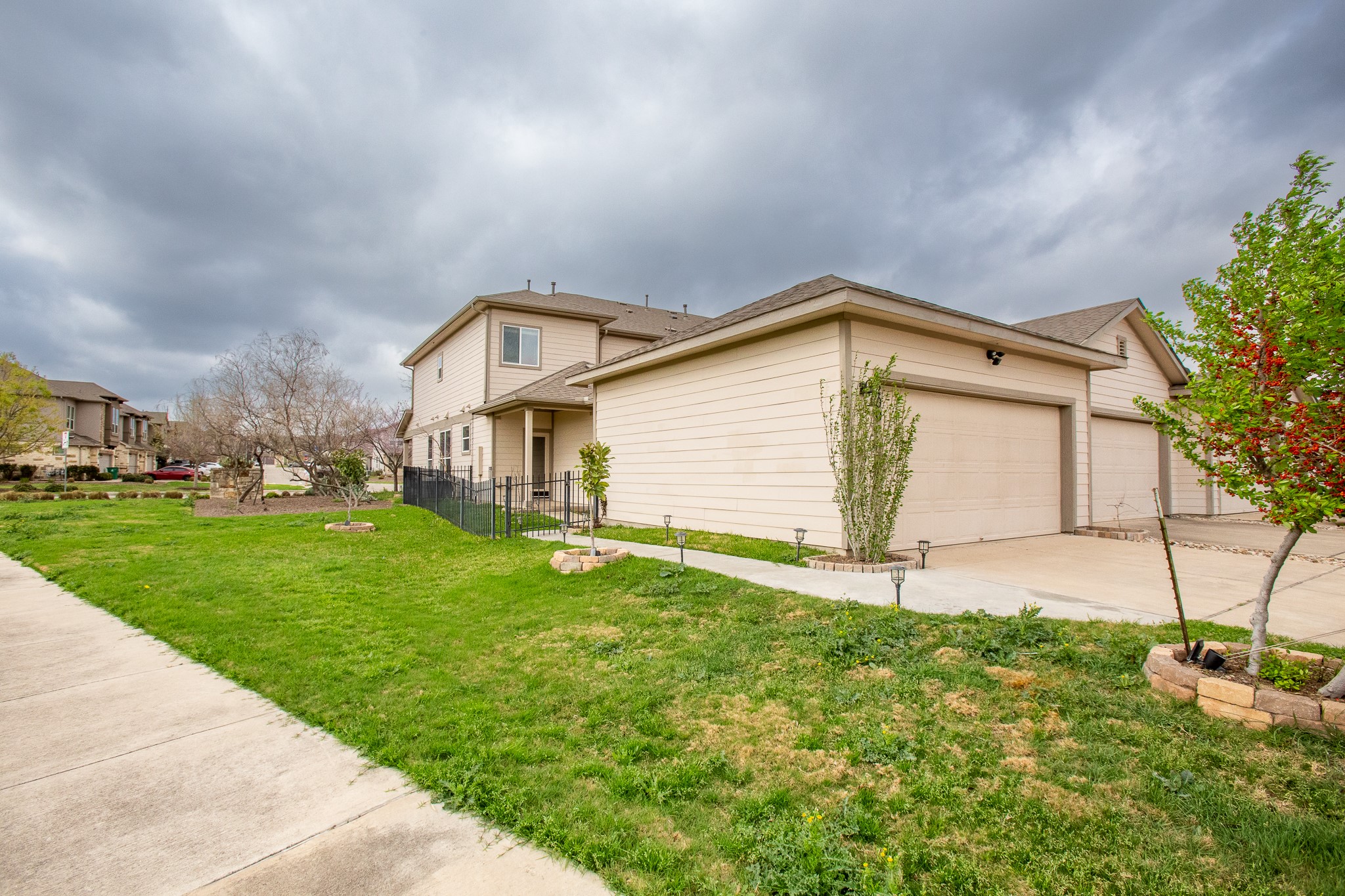 main property photo 32