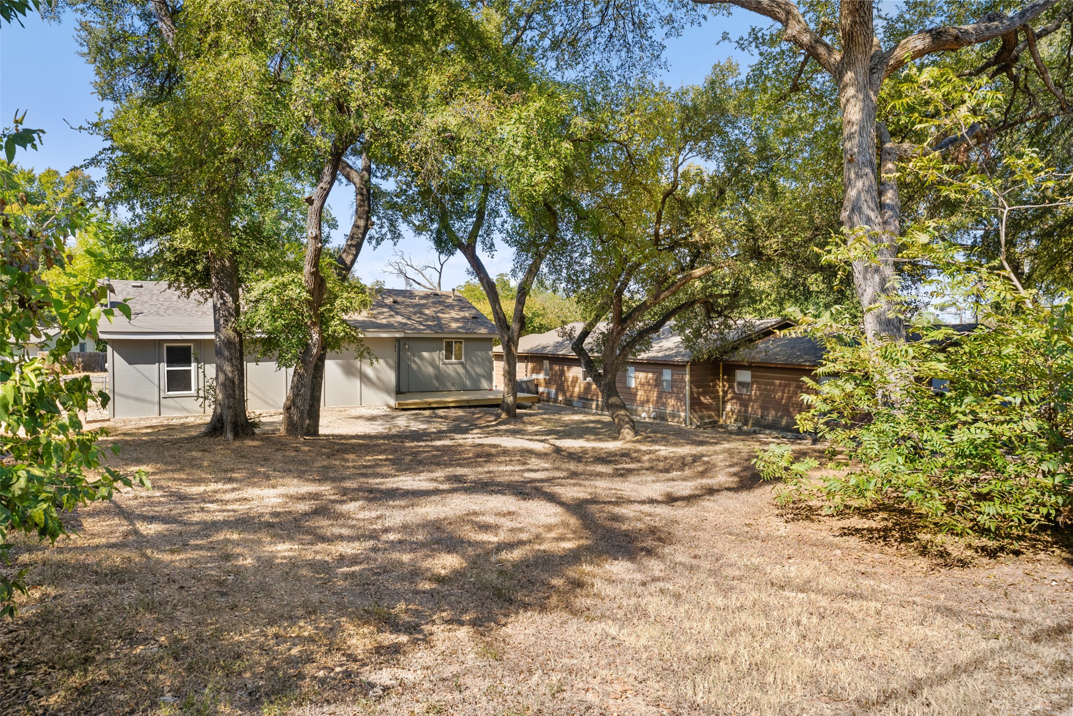 main property photo 30