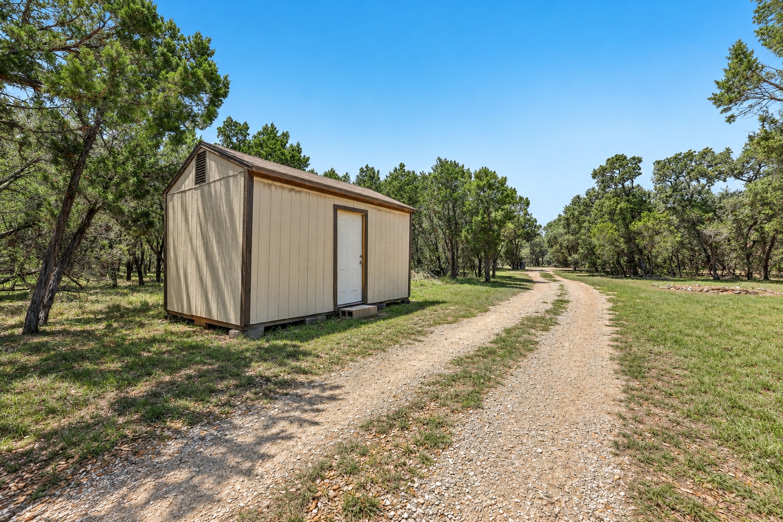 main property photo 14