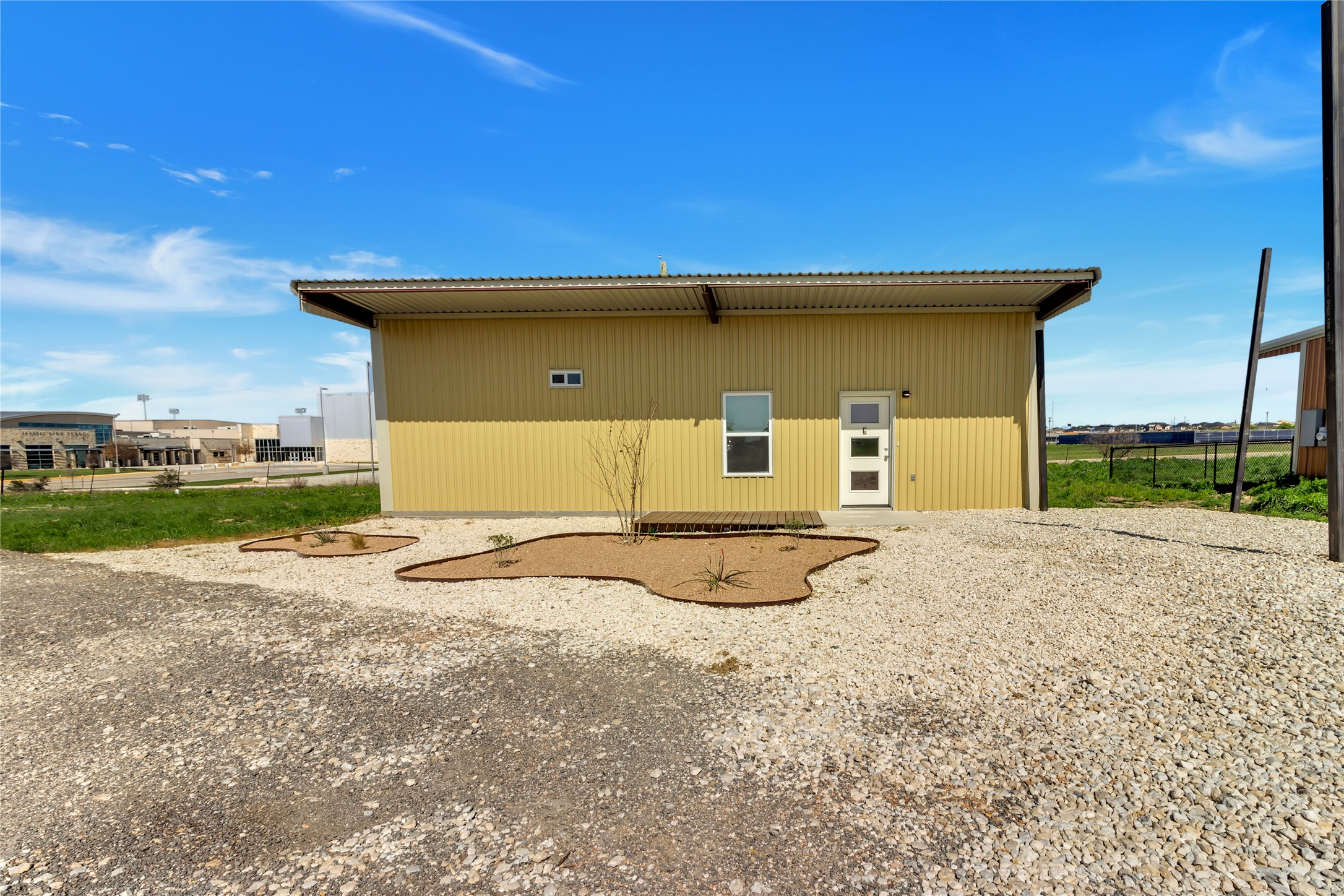 main property photo 17