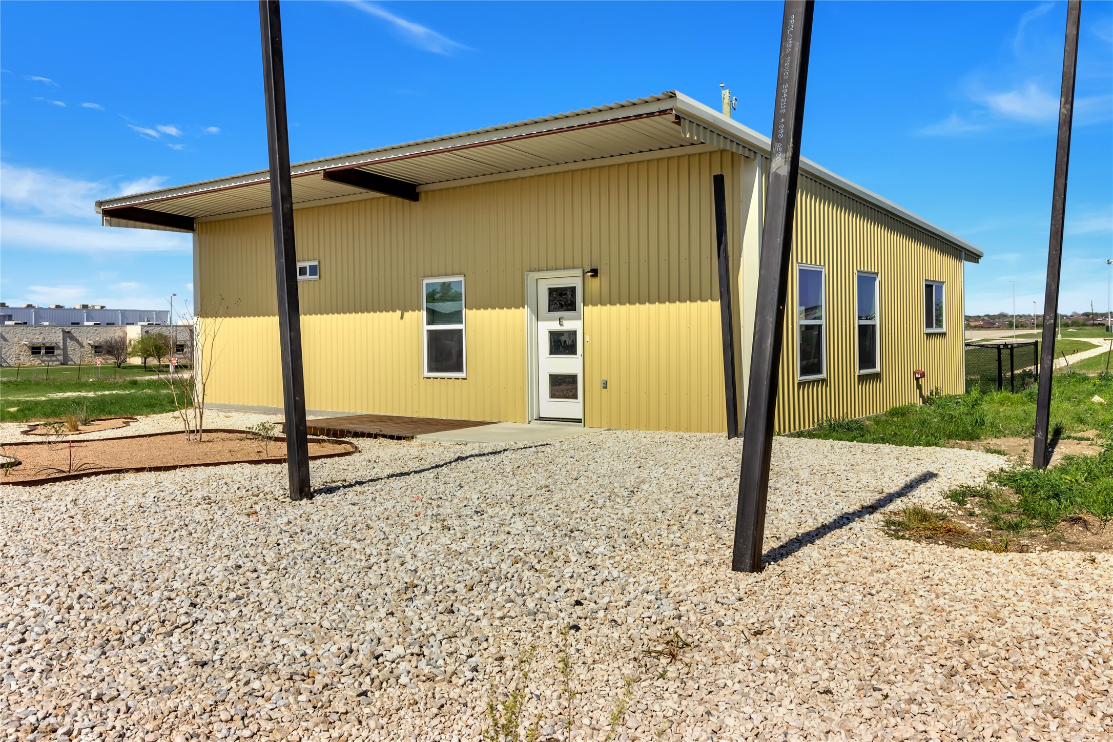 main property photo 18