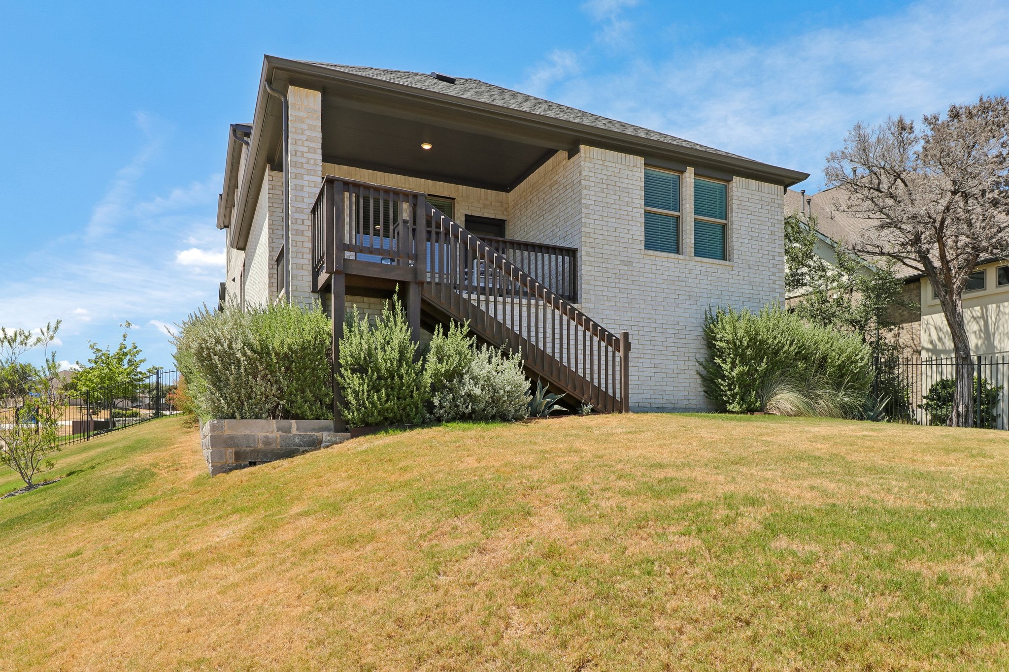 main property photo 32