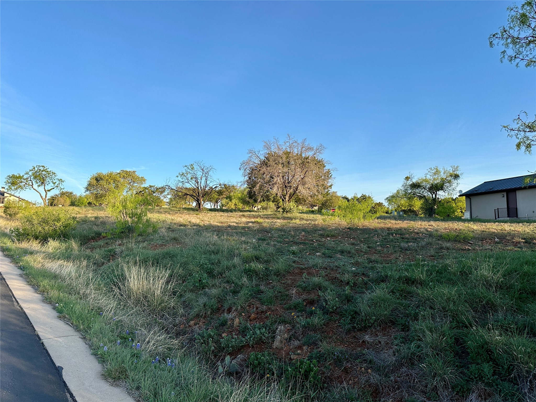 main property photo 7