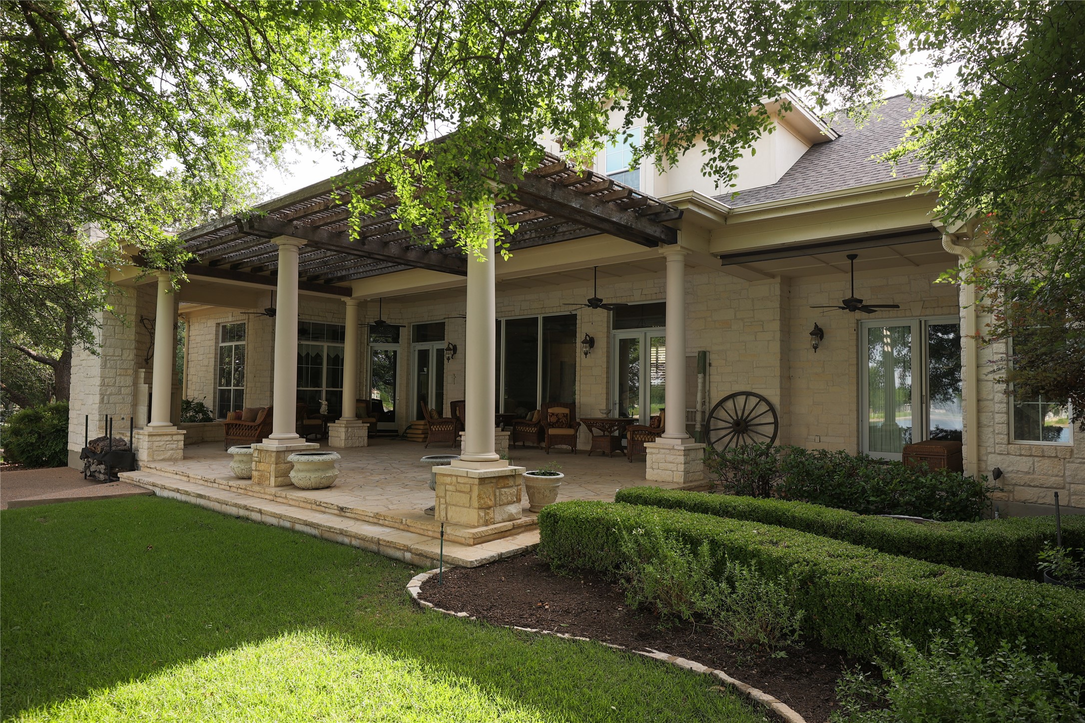 main property photo 11