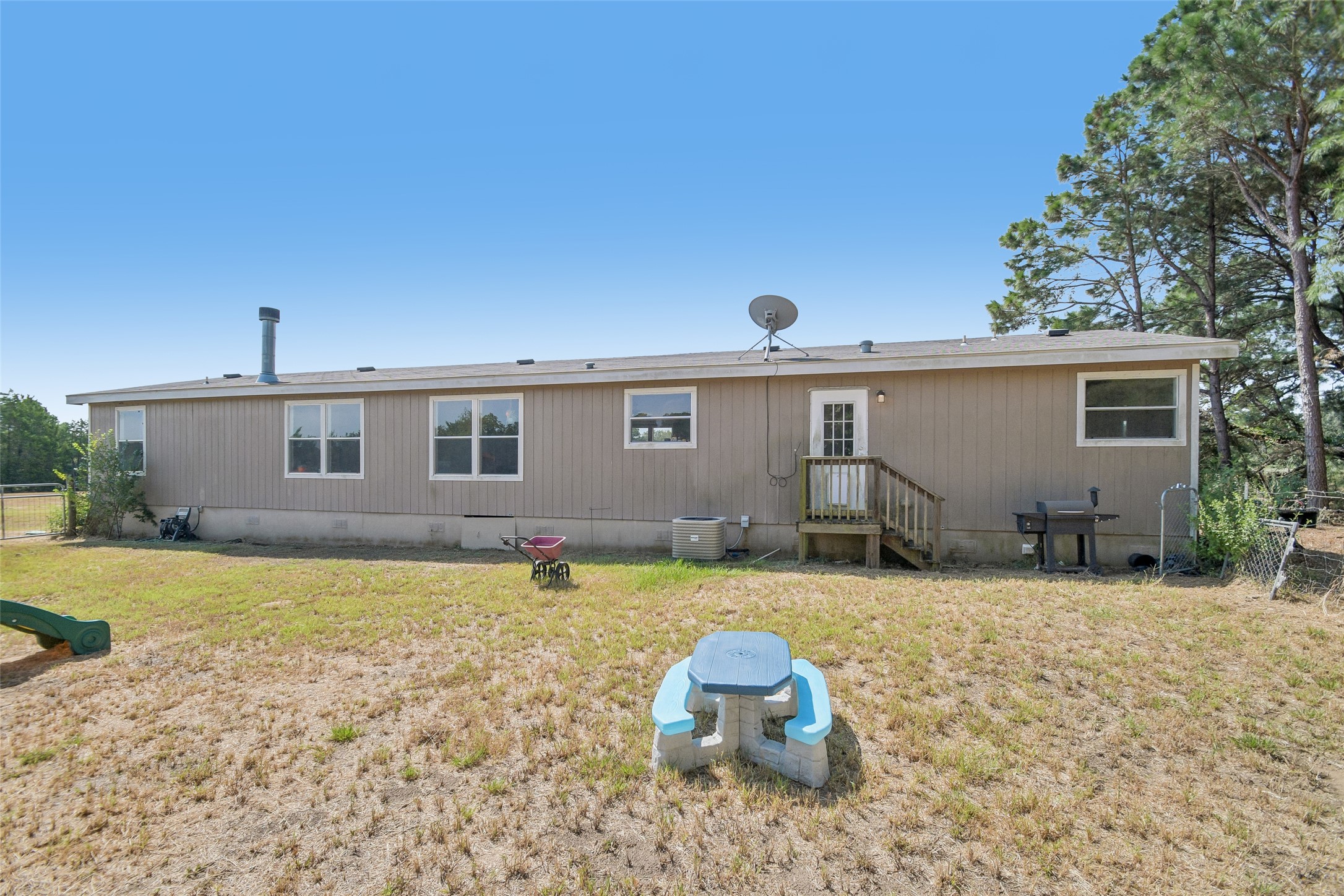 main property photo 35