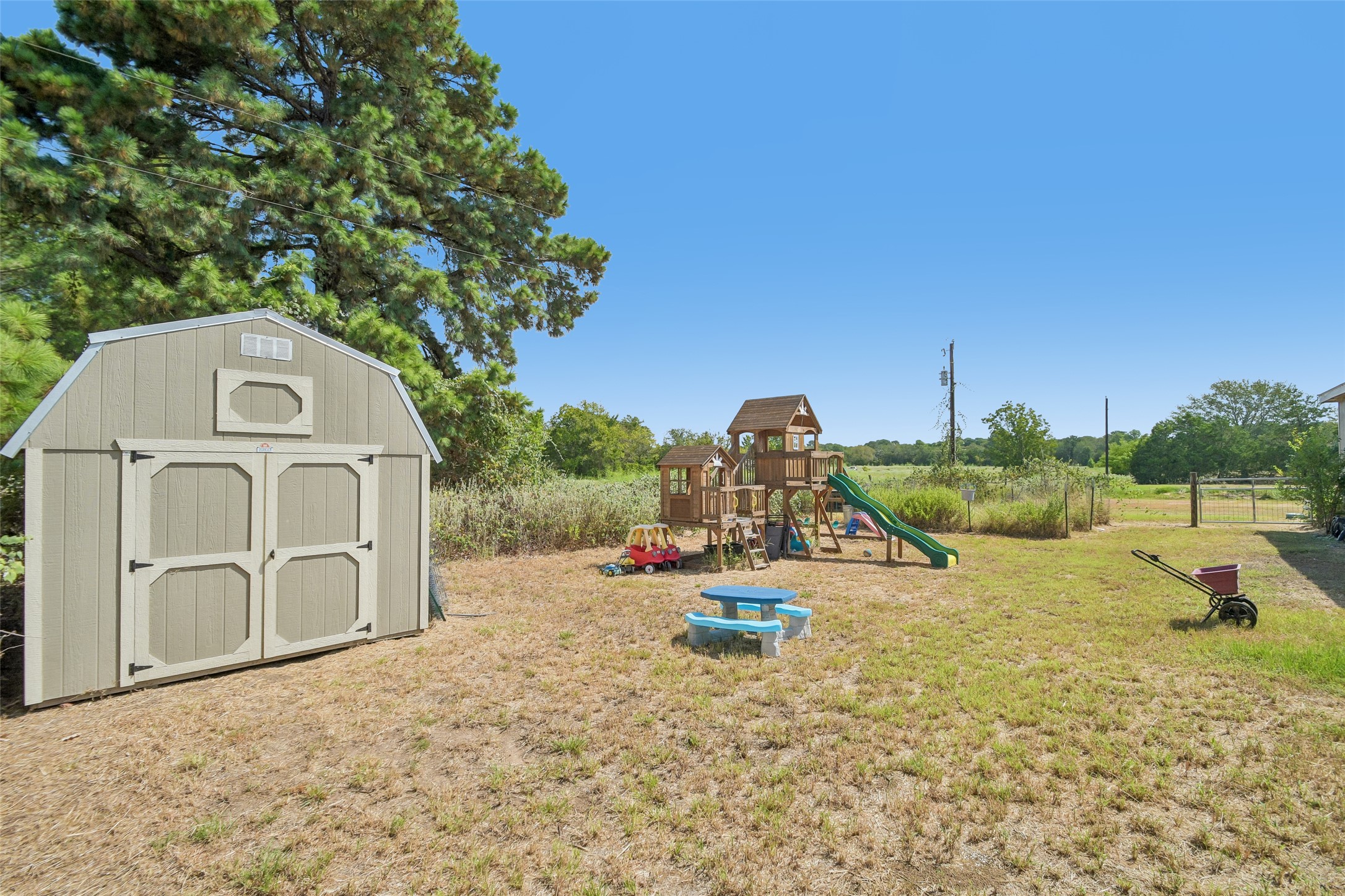 main property photo 4
