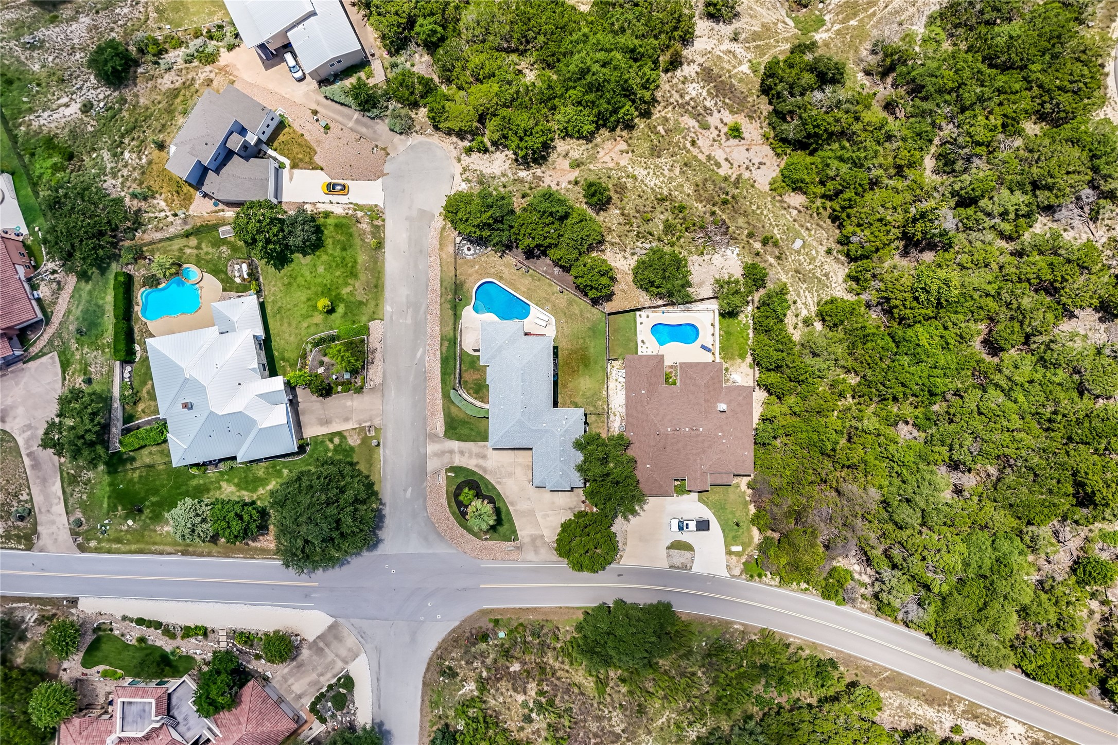 main property photo 37