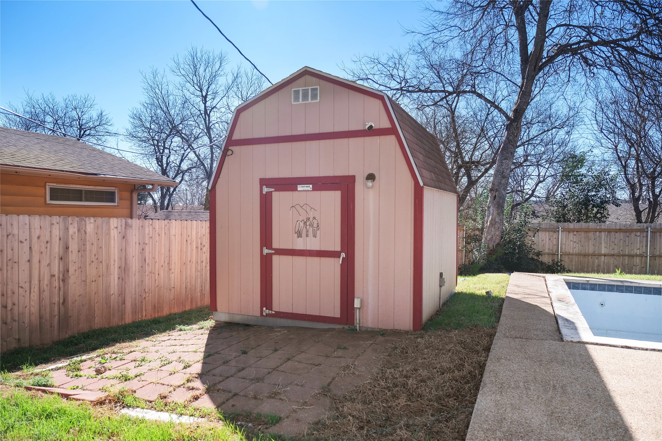 main property photo 31