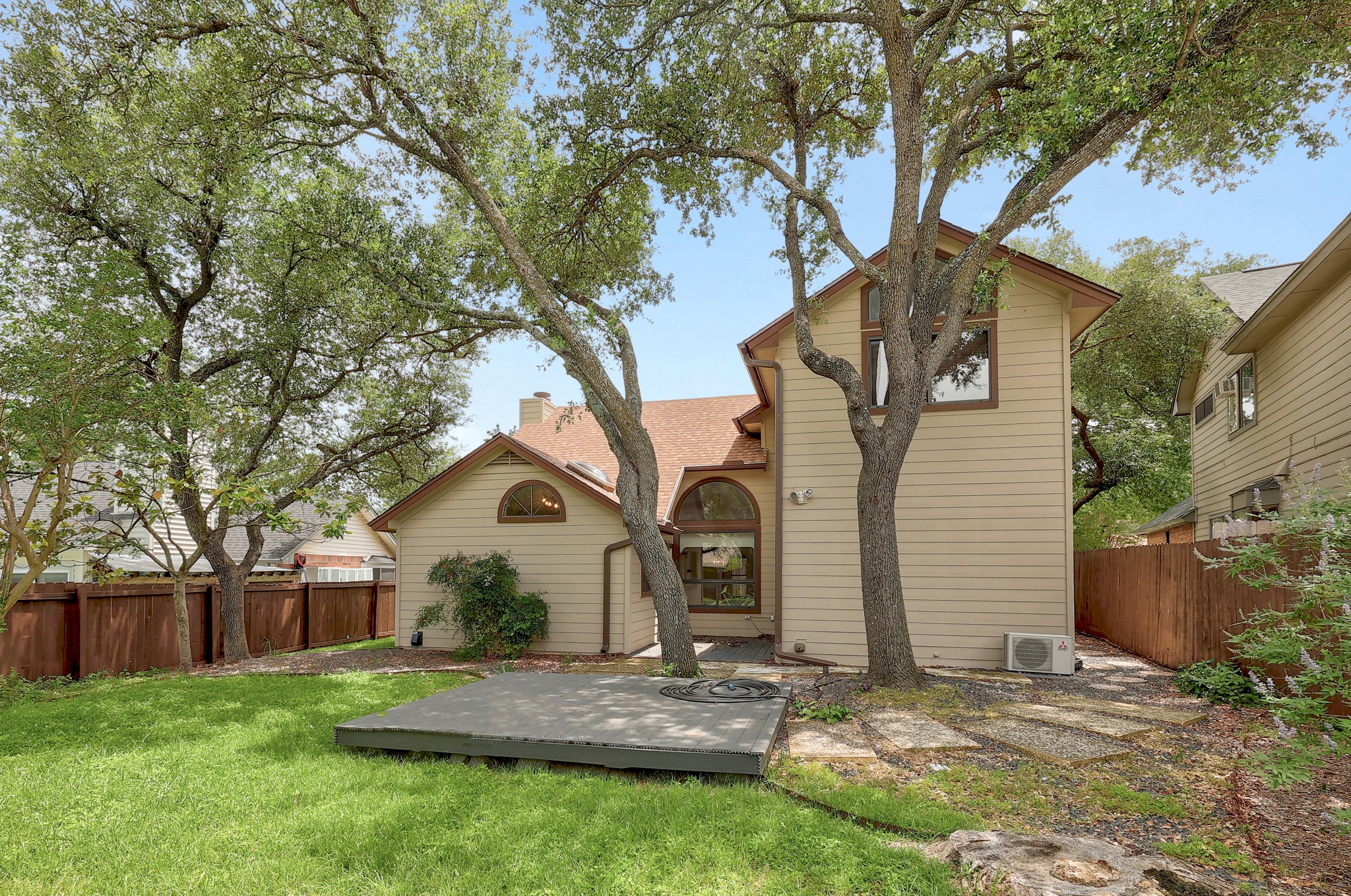 main property photo 30
