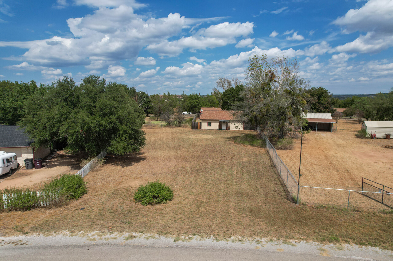 main property photo 36