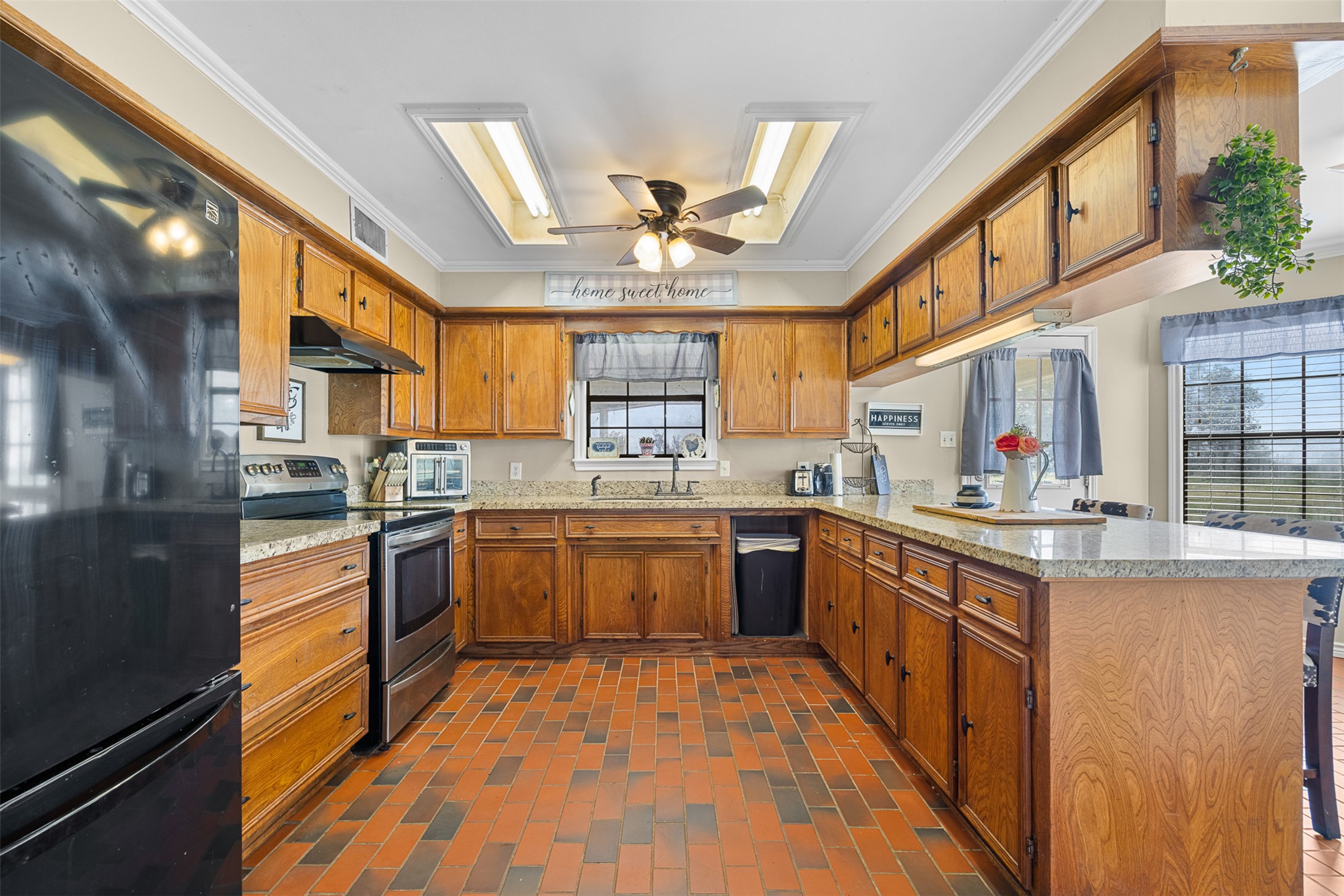 main property photo 11