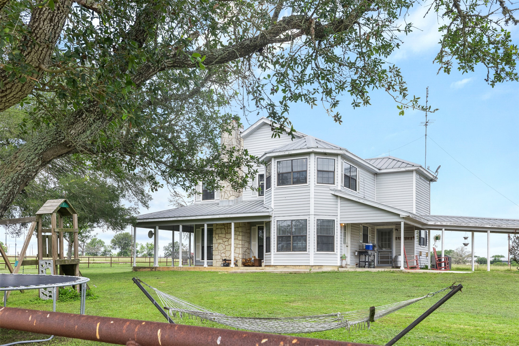 main property photo 26
