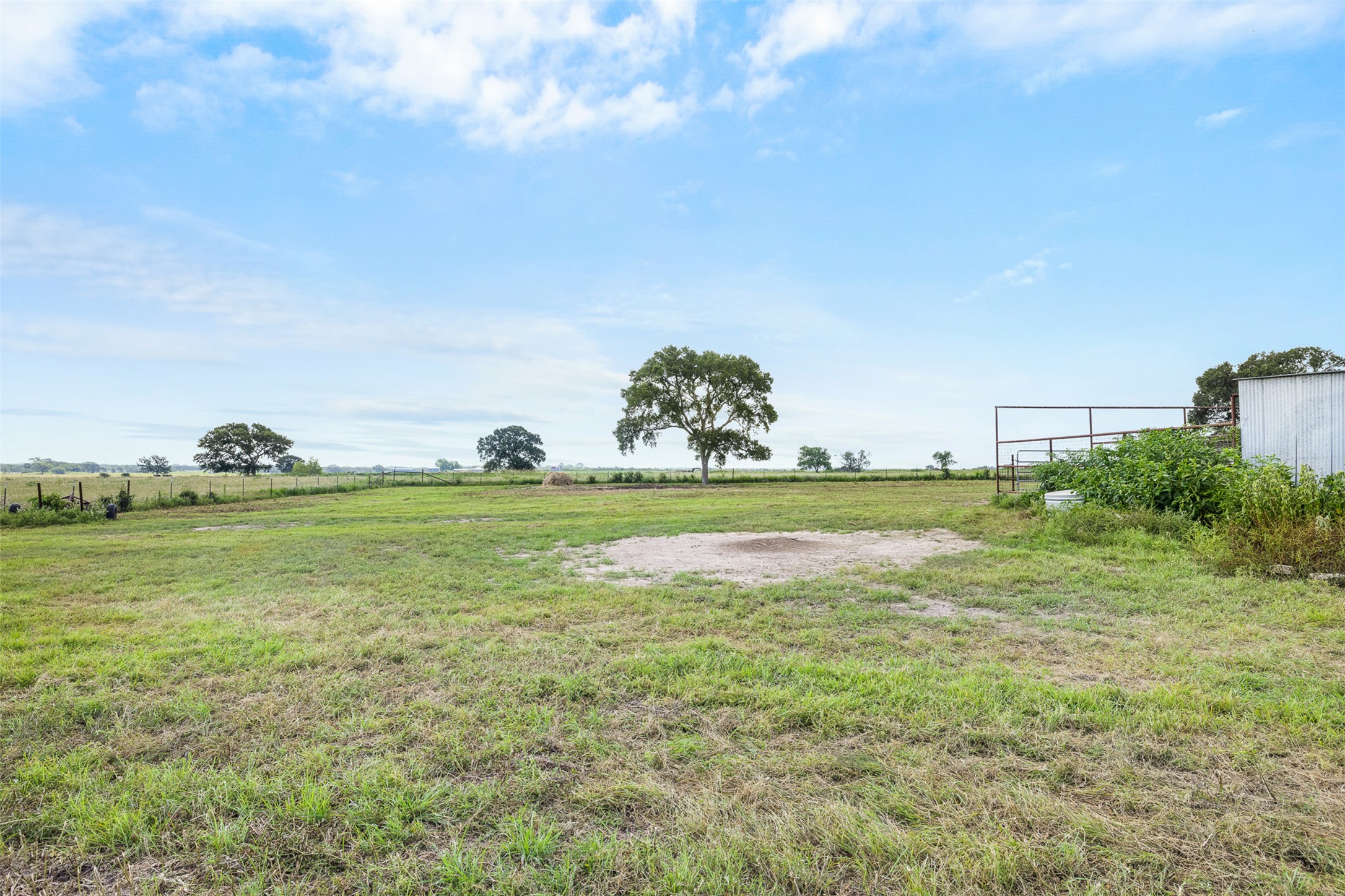 main property photo 32