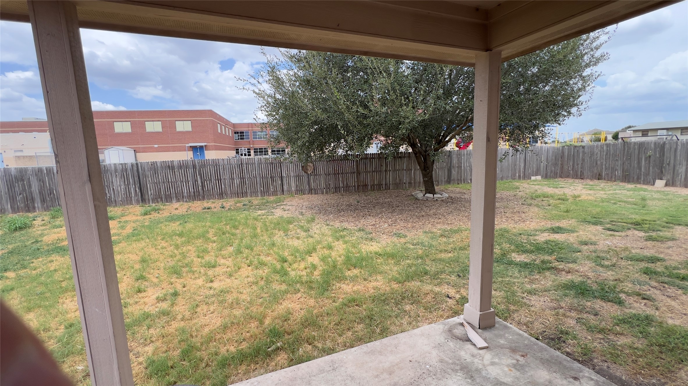 main property photo 15