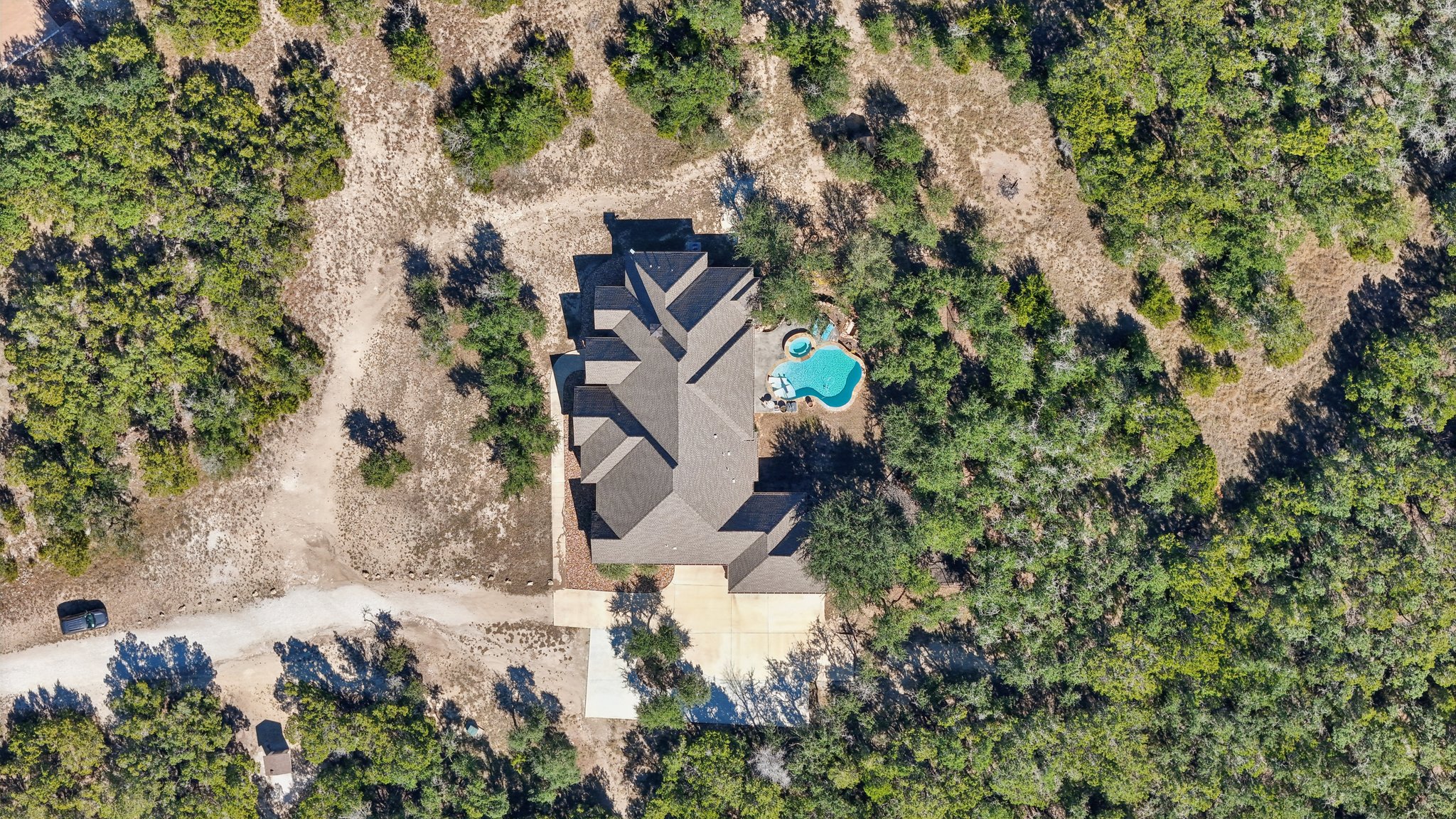 main property photo 37