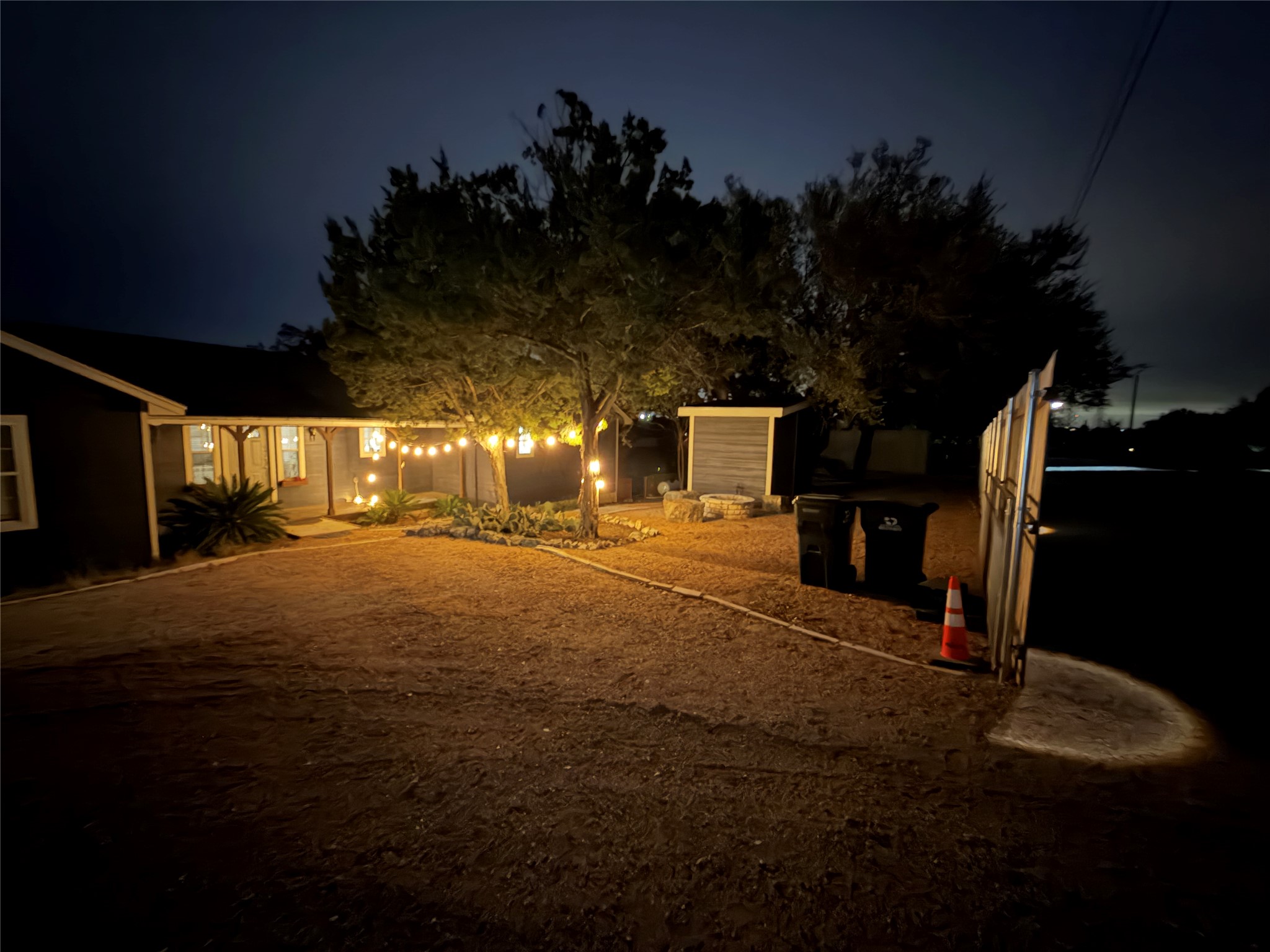 main property photo 28