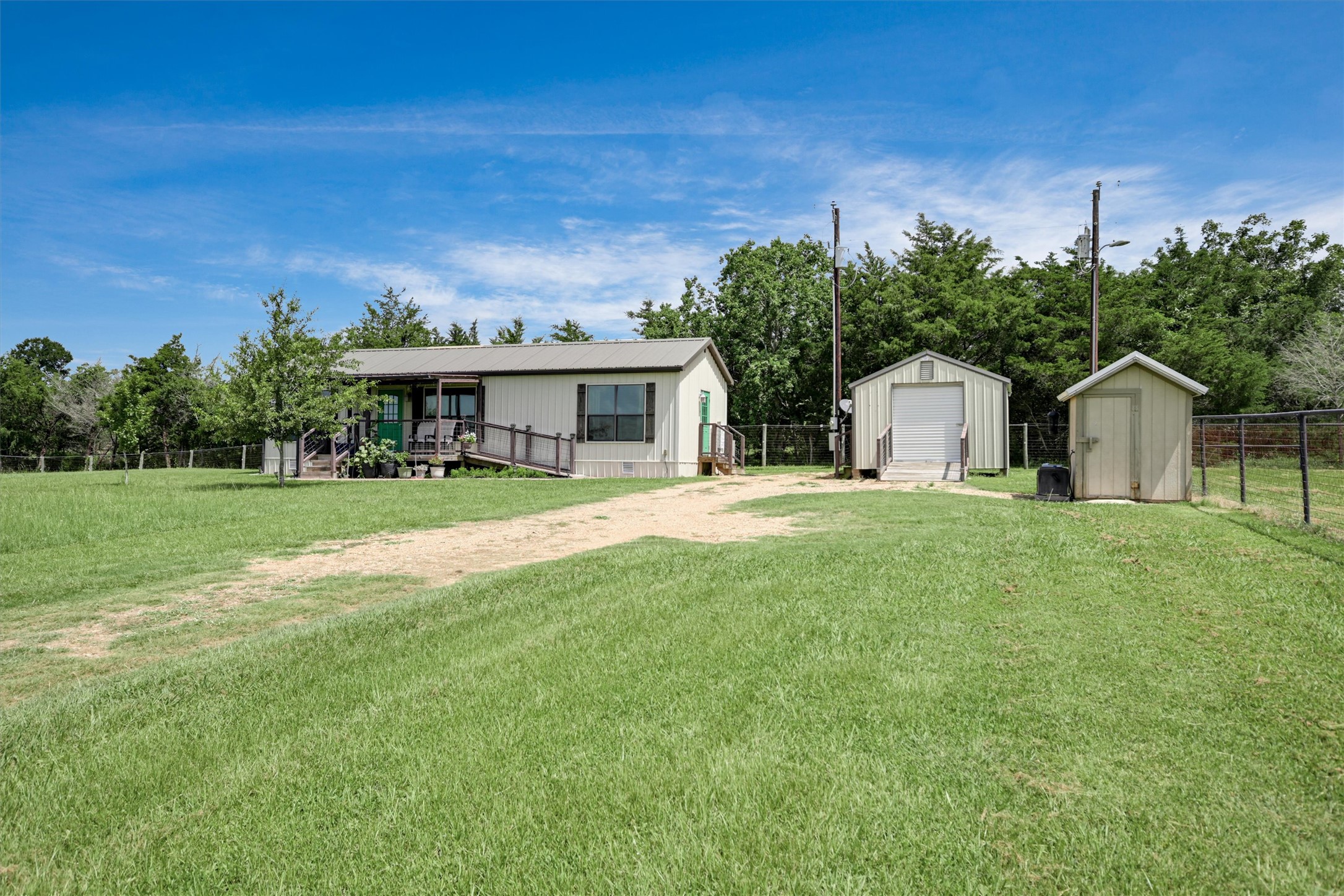 main property photo 33
