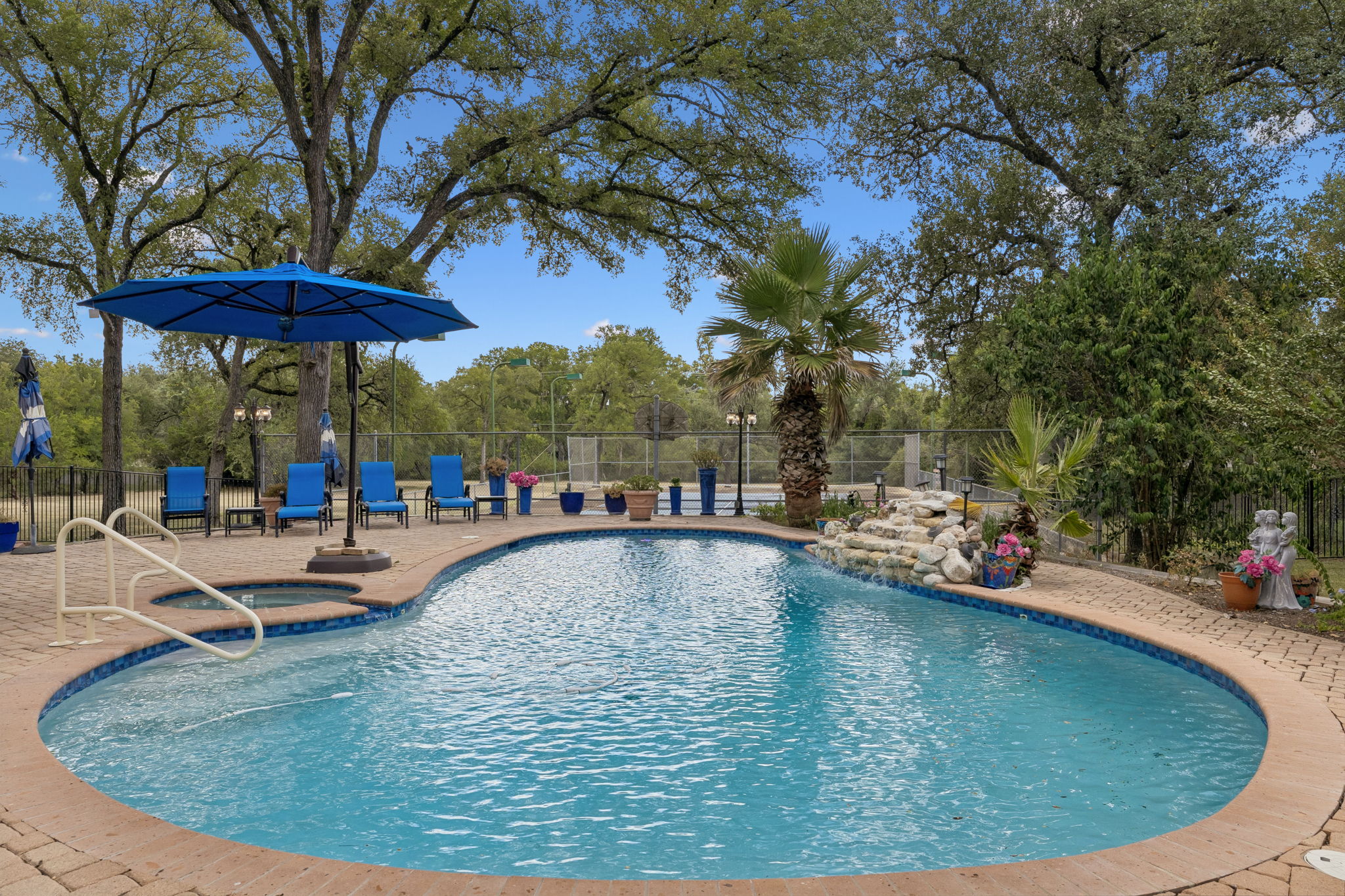 main property photo 24