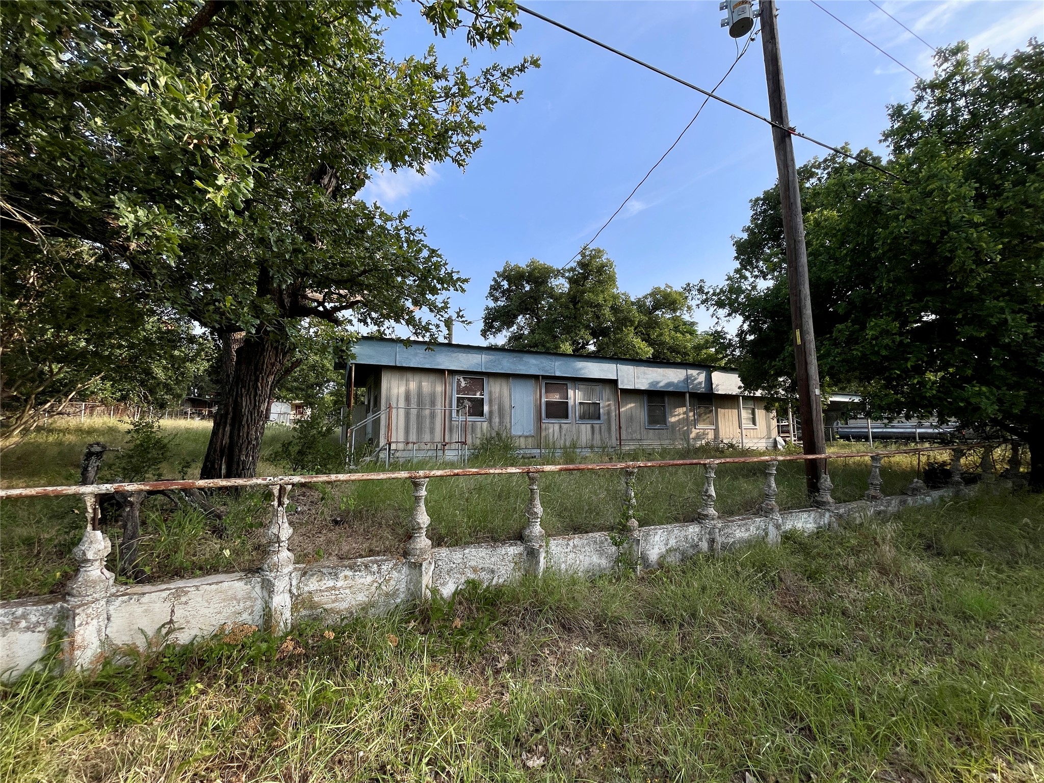 main property photo 2