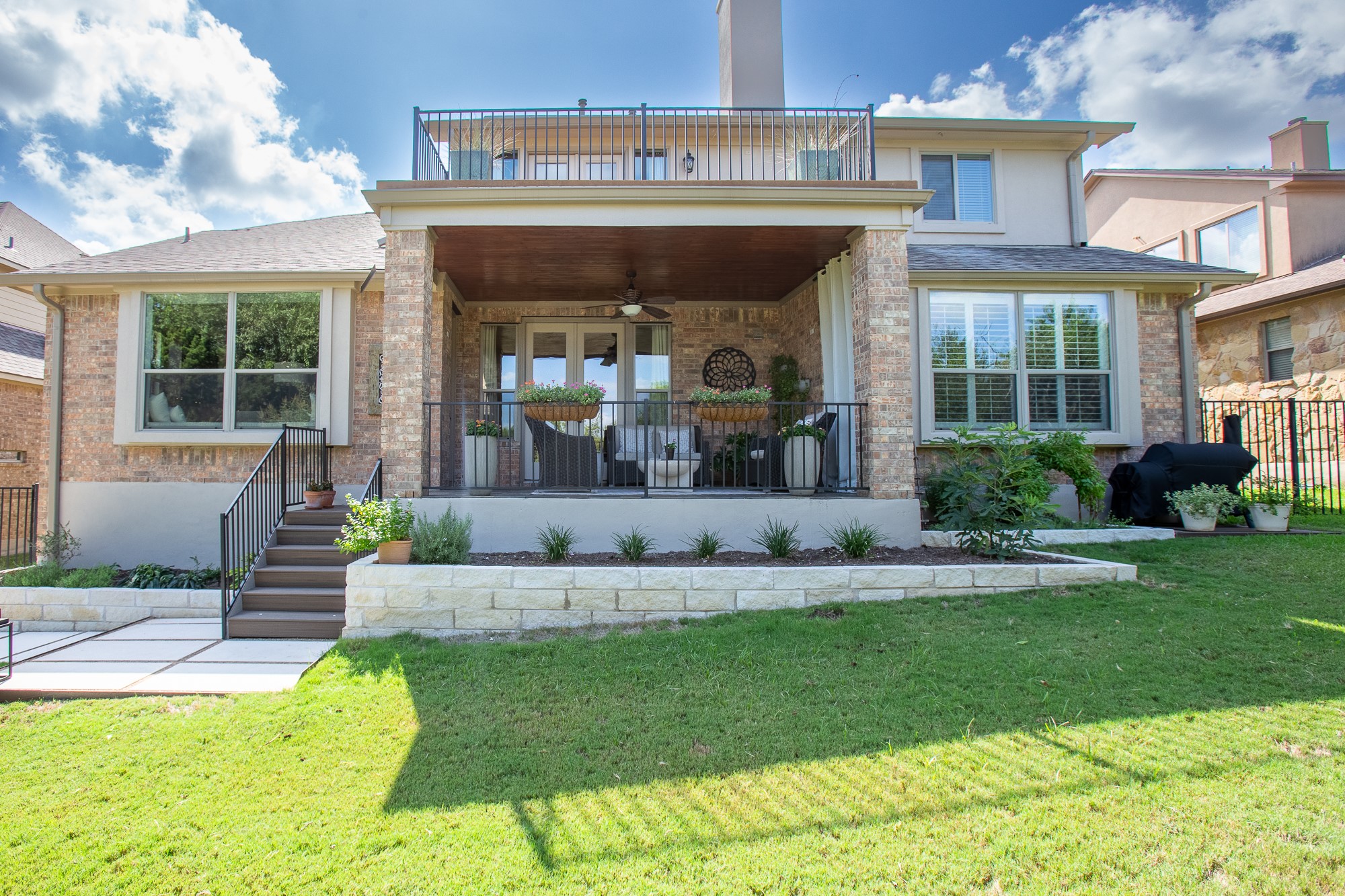 main property photo 28