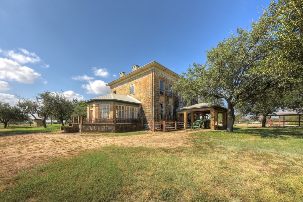 main property photo 10