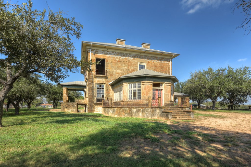 main property photo 11