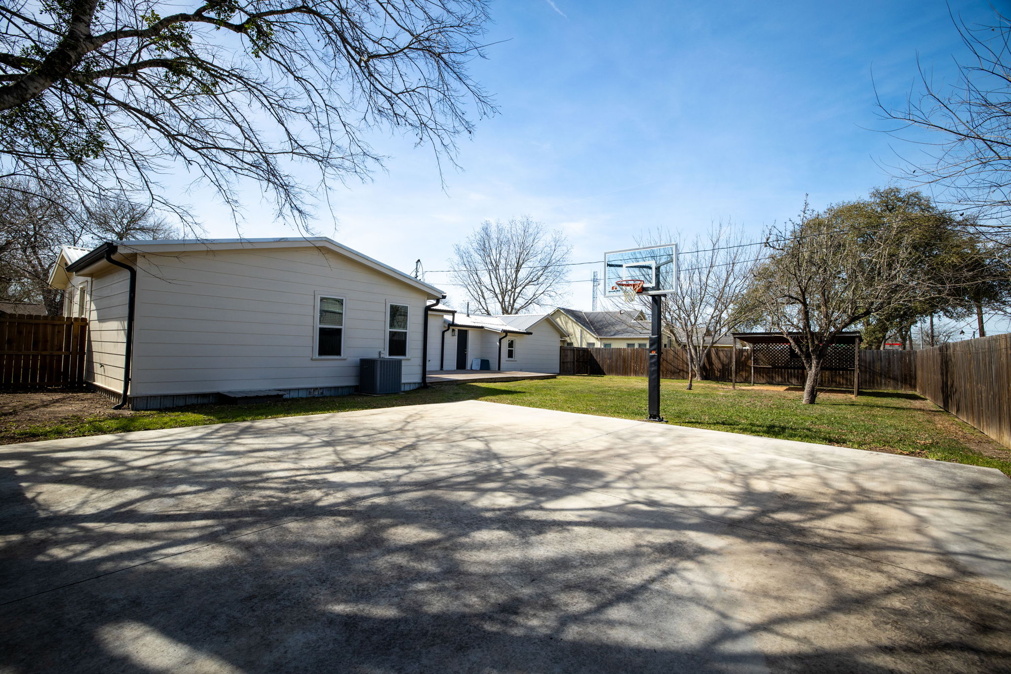main property photo 37