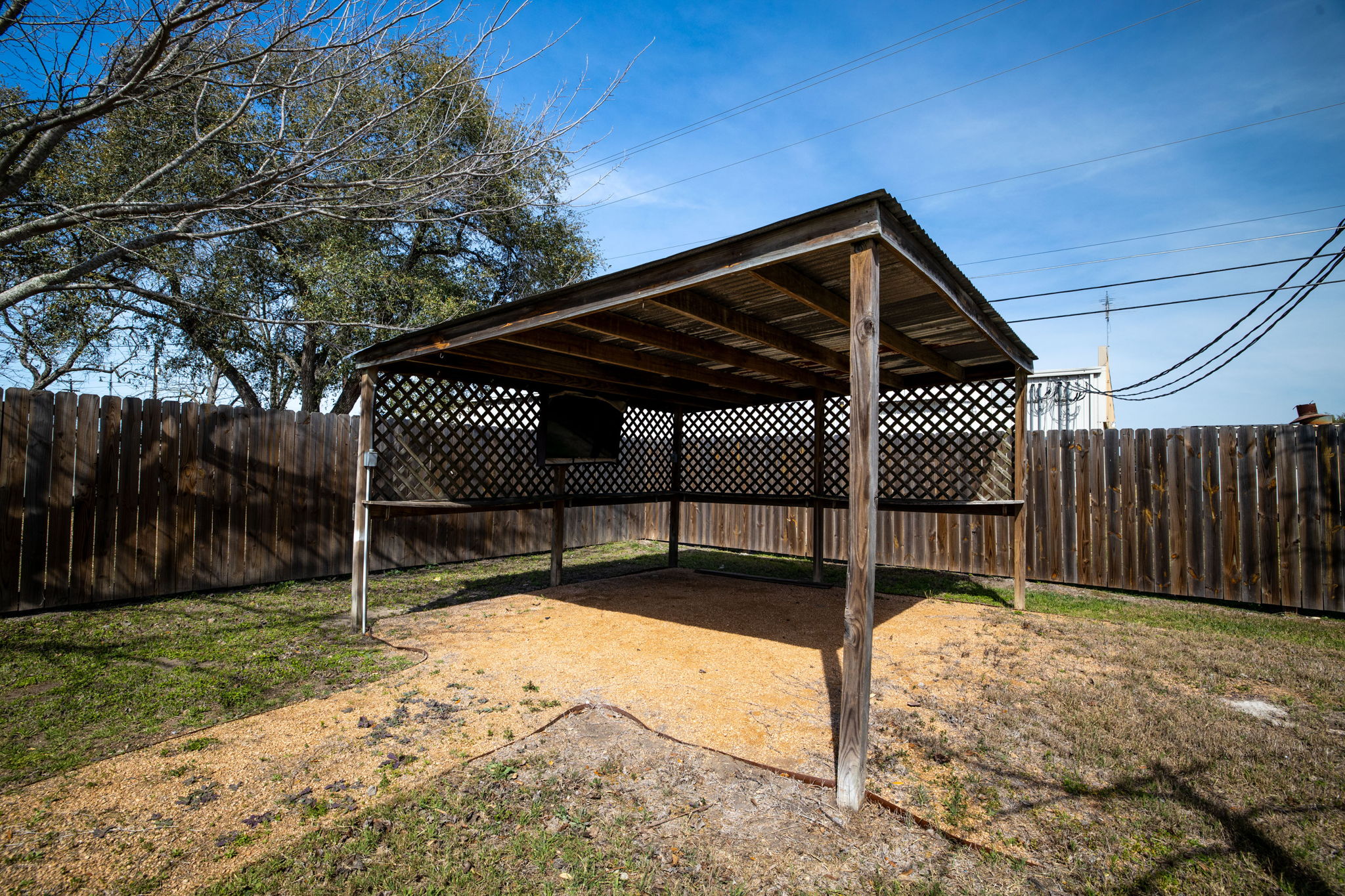 main property photo 38