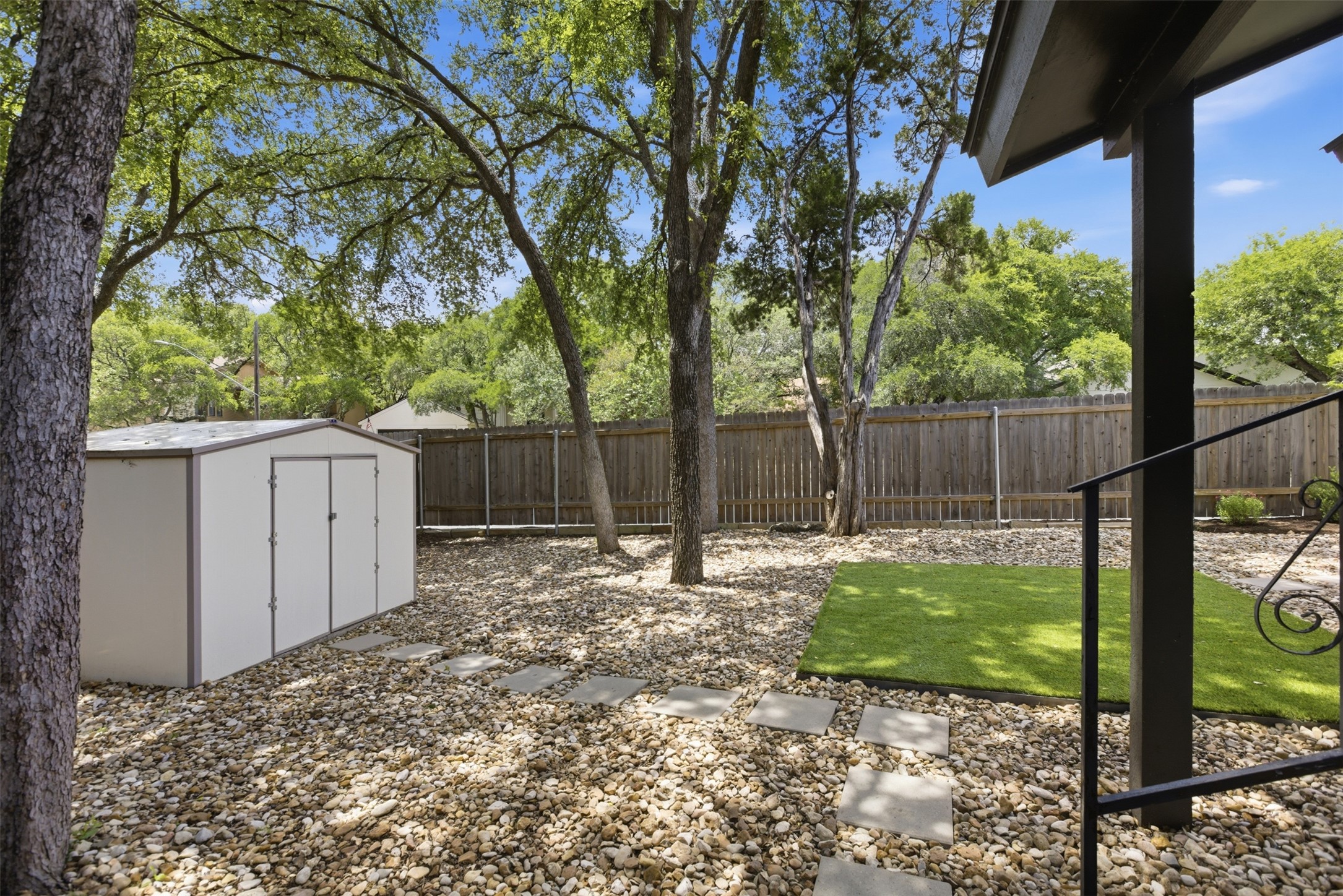 main property photo 31