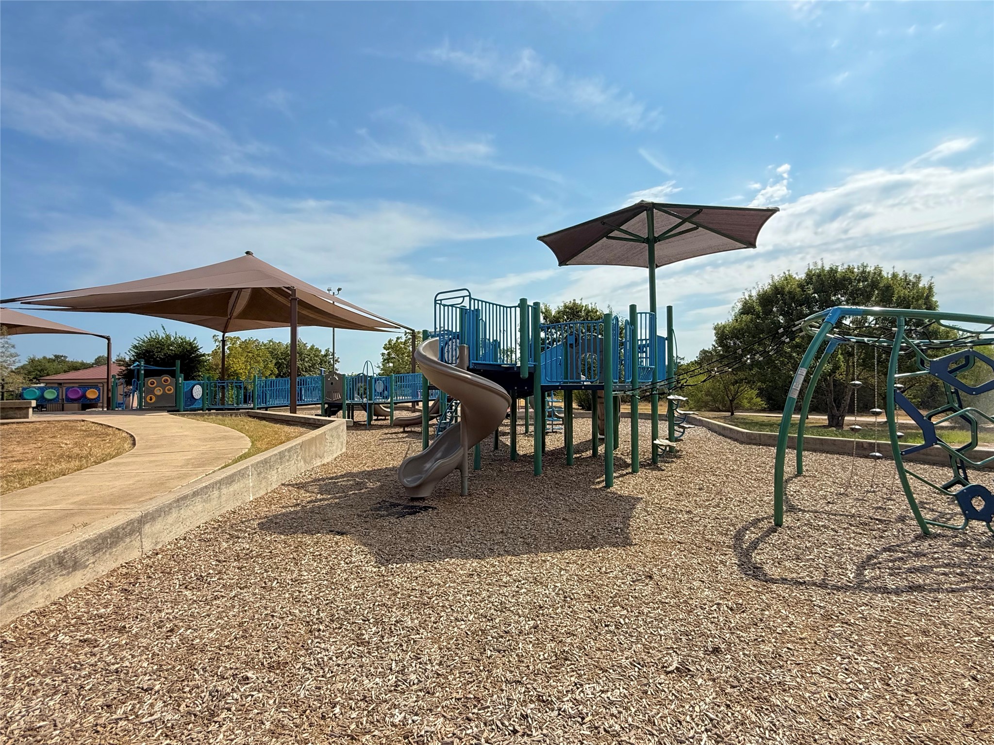 main property photo 33