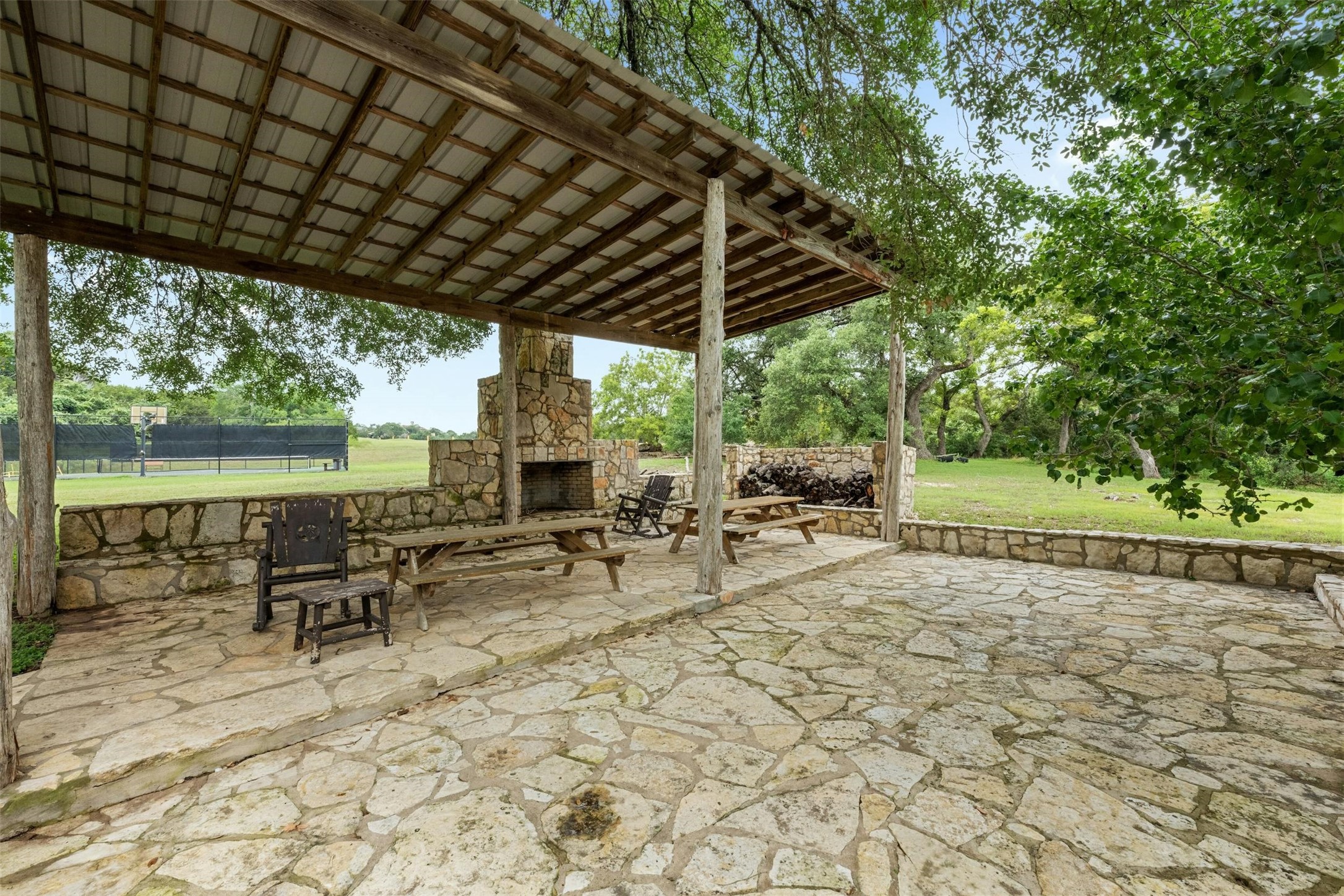 main property photo 28