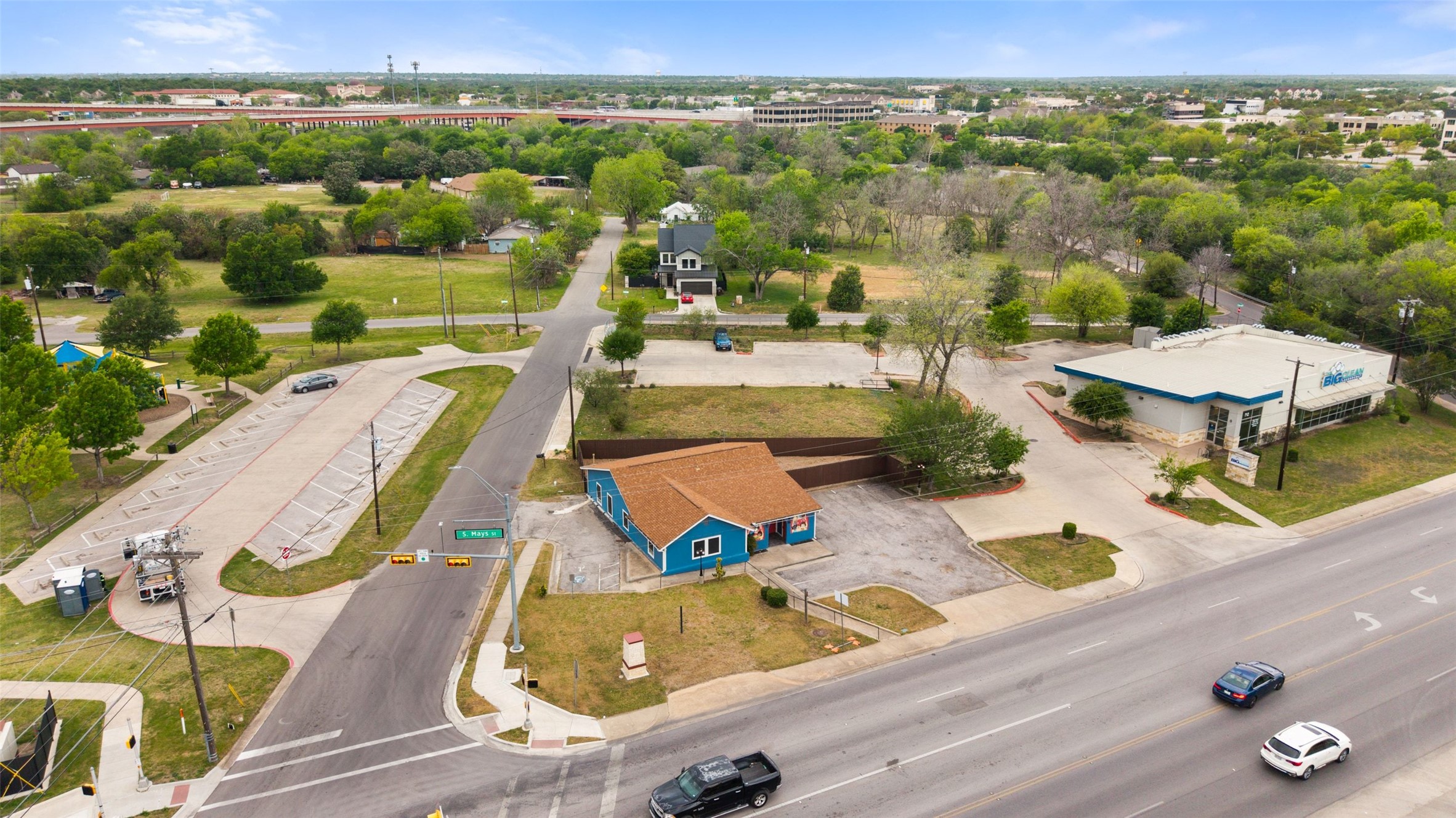 main property photo 2