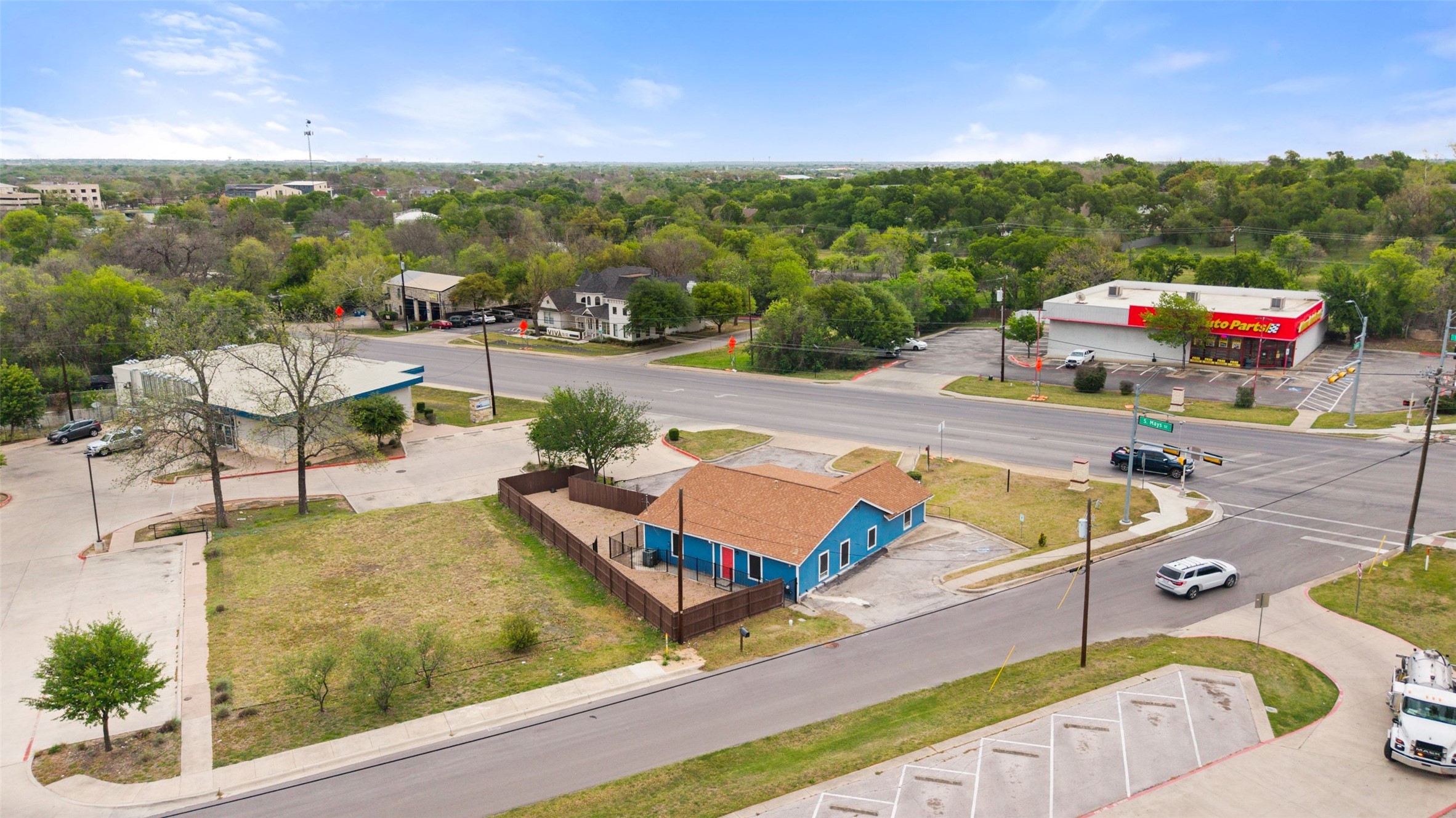 main property photo 25