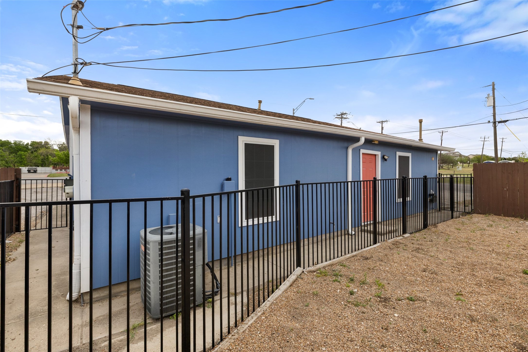 main property photo 33