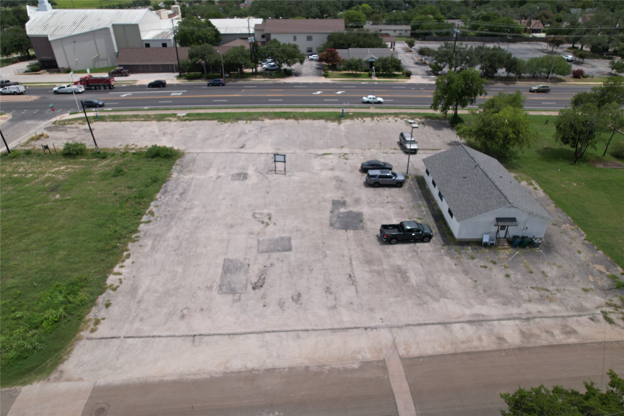 main property photo 11