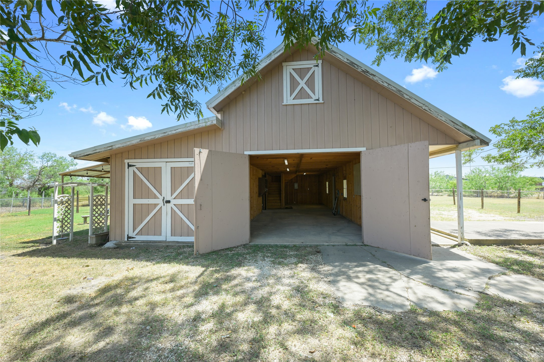 main property photo 29