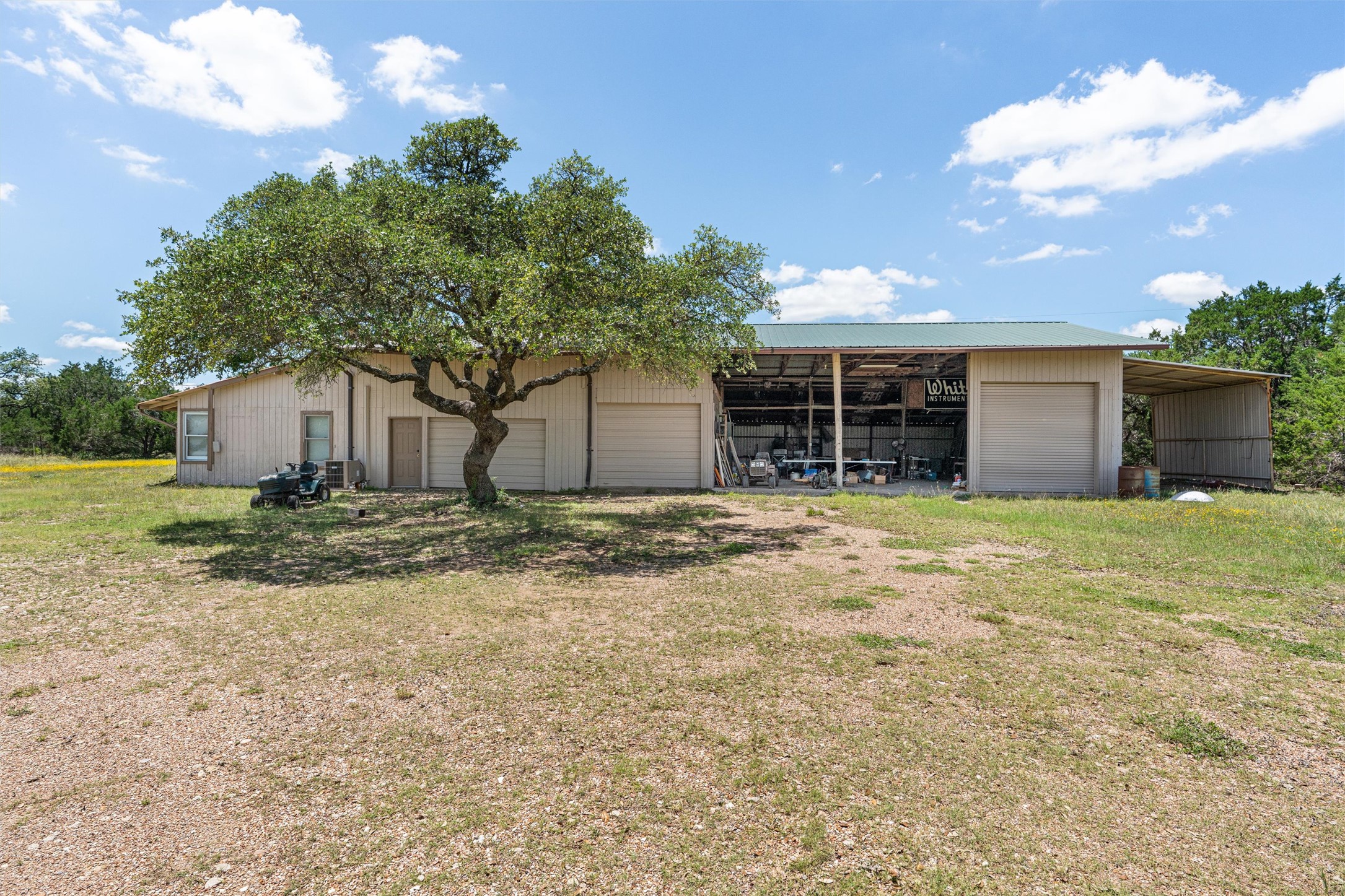 main property photo 30