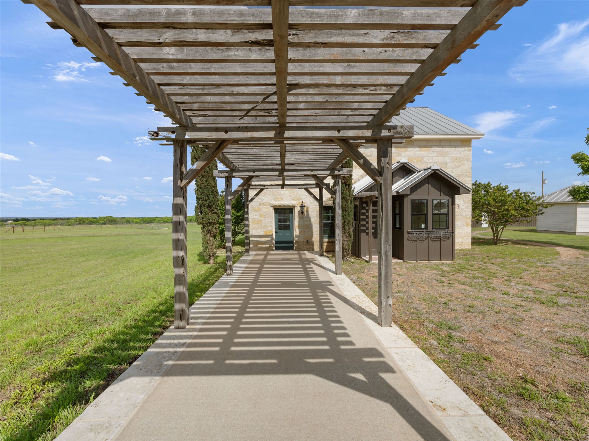 main property photo 29