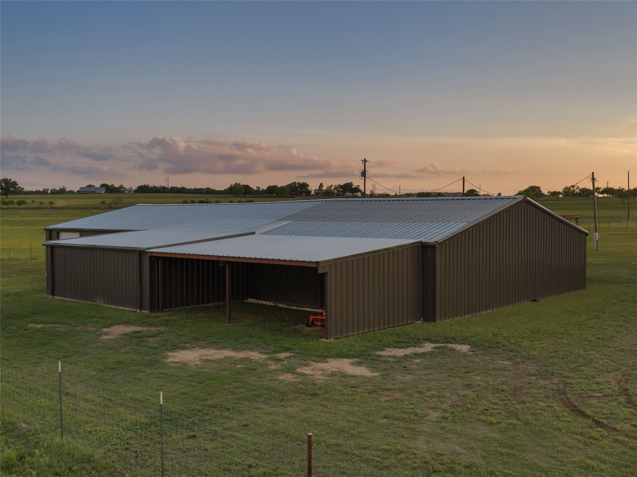 main property photo 33