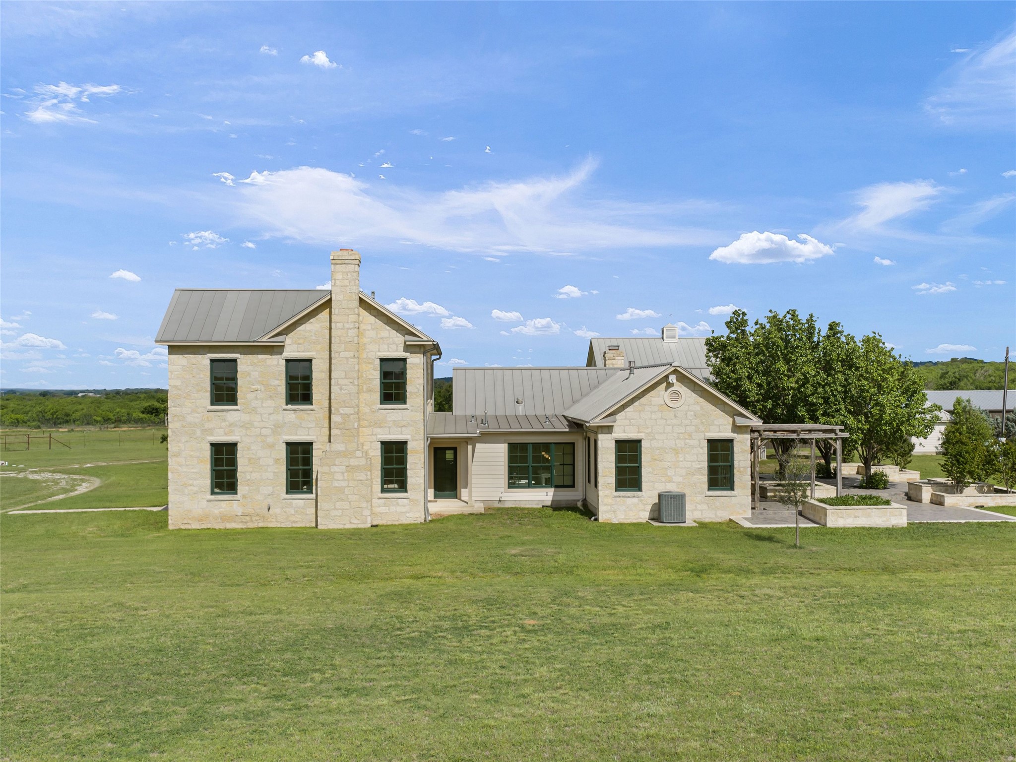 main property photo 37
