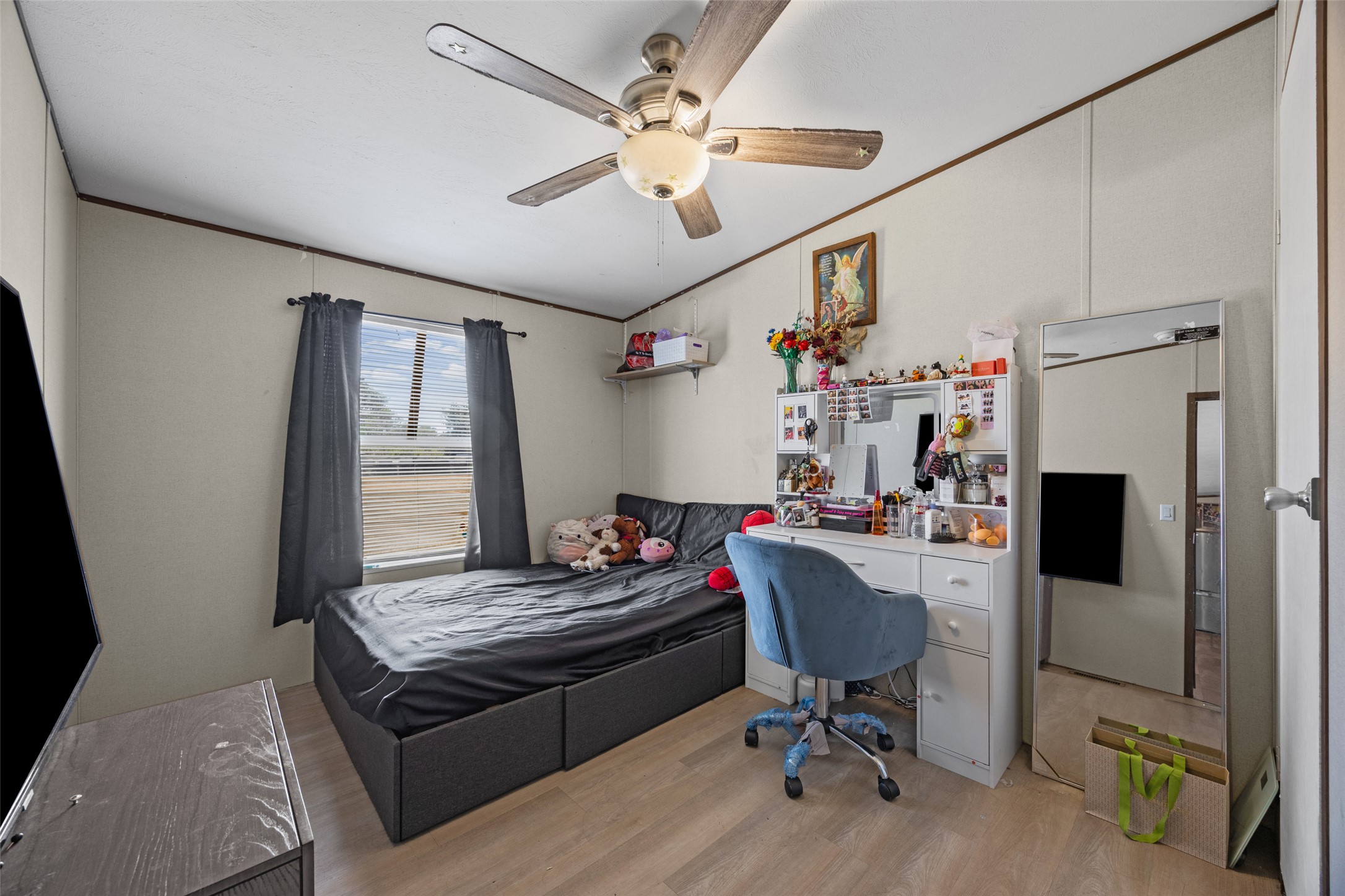 main property photo 20