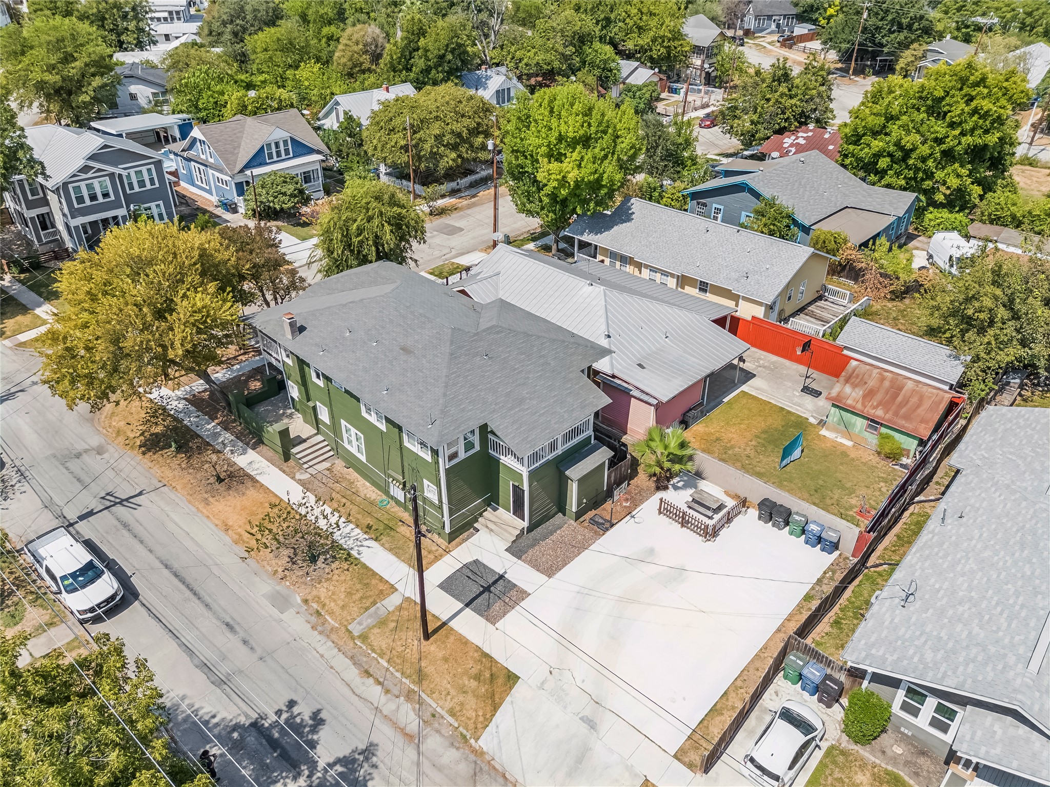 main property photo 34