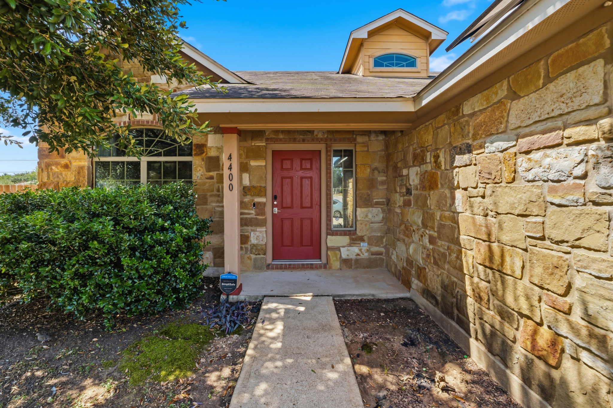 main property photo 2